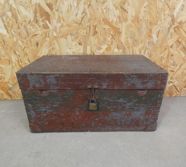 Ancien coffre en bois
