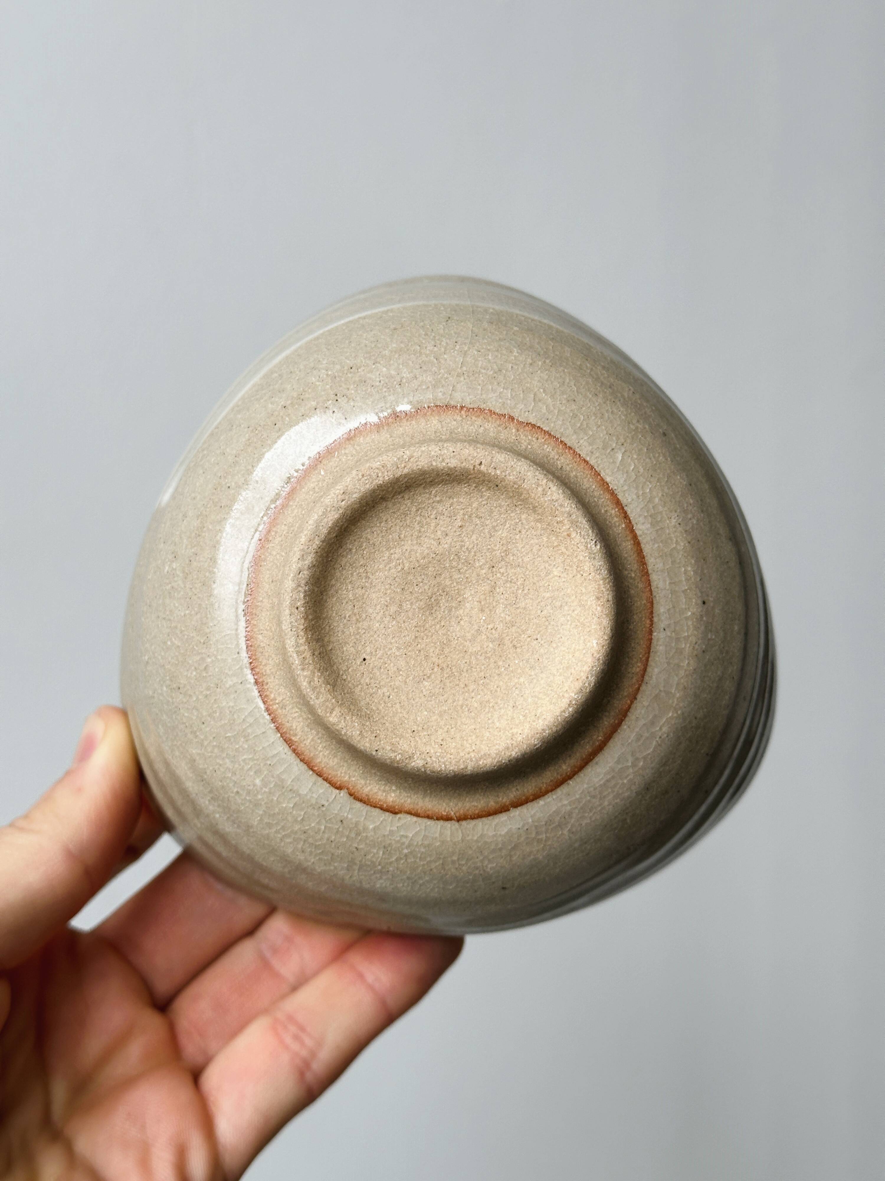 Set of 2 ceramic bowls