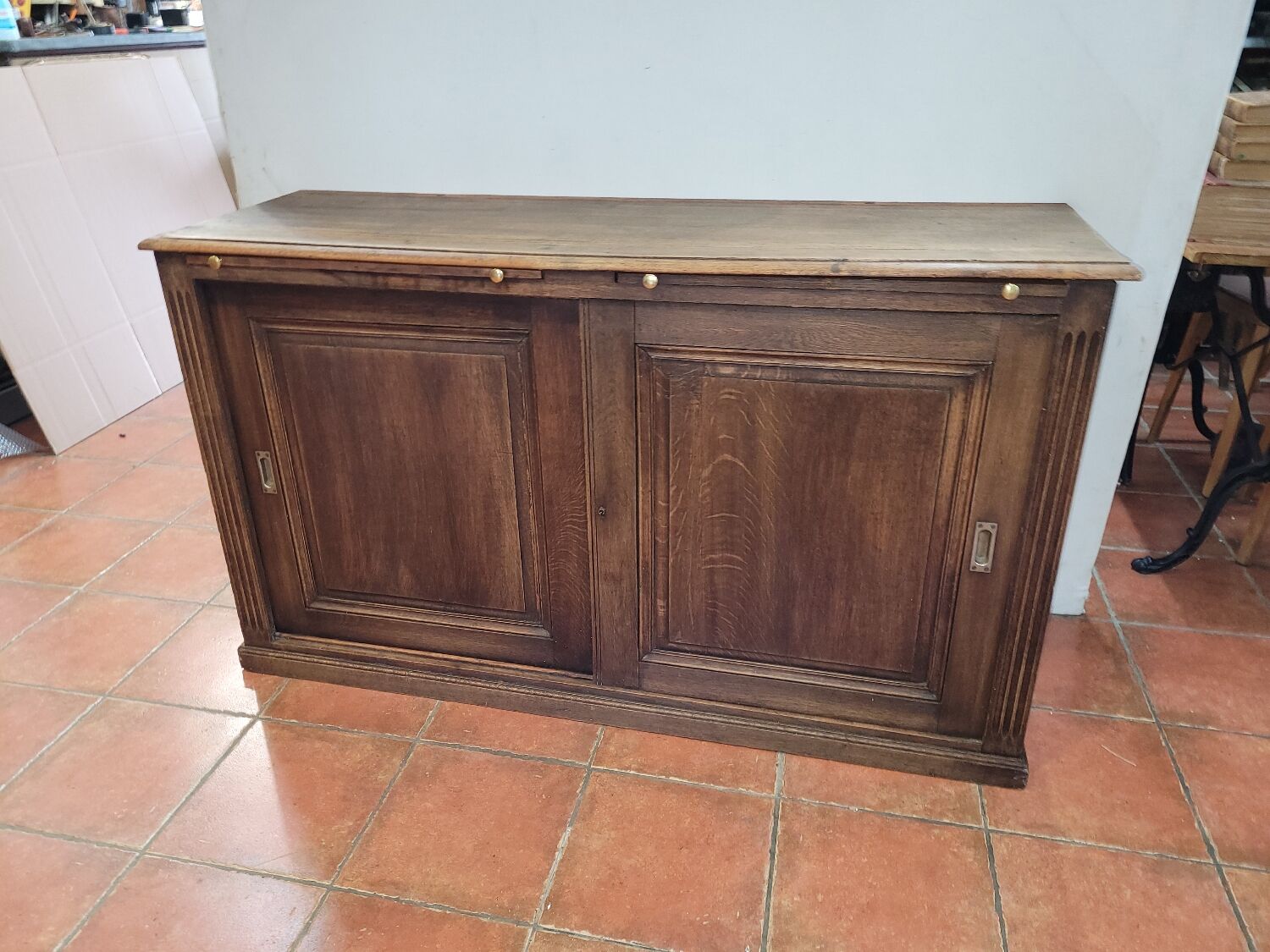 Craft furniture with sliding oak doors