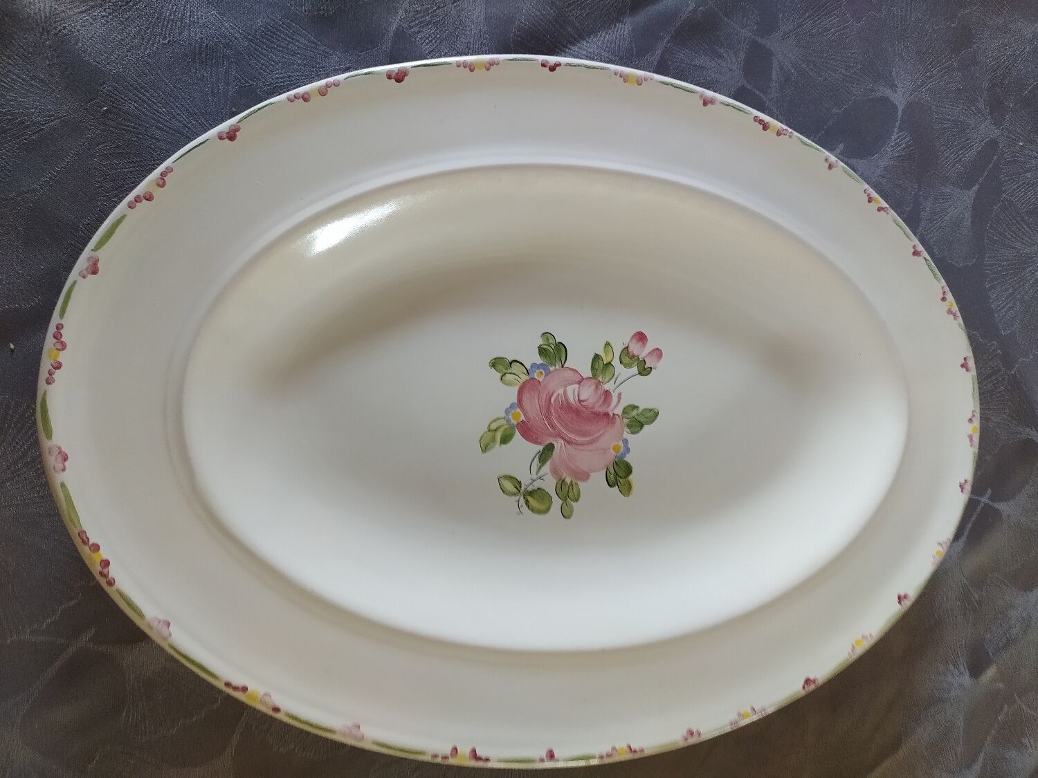 Eastern earthenware dish