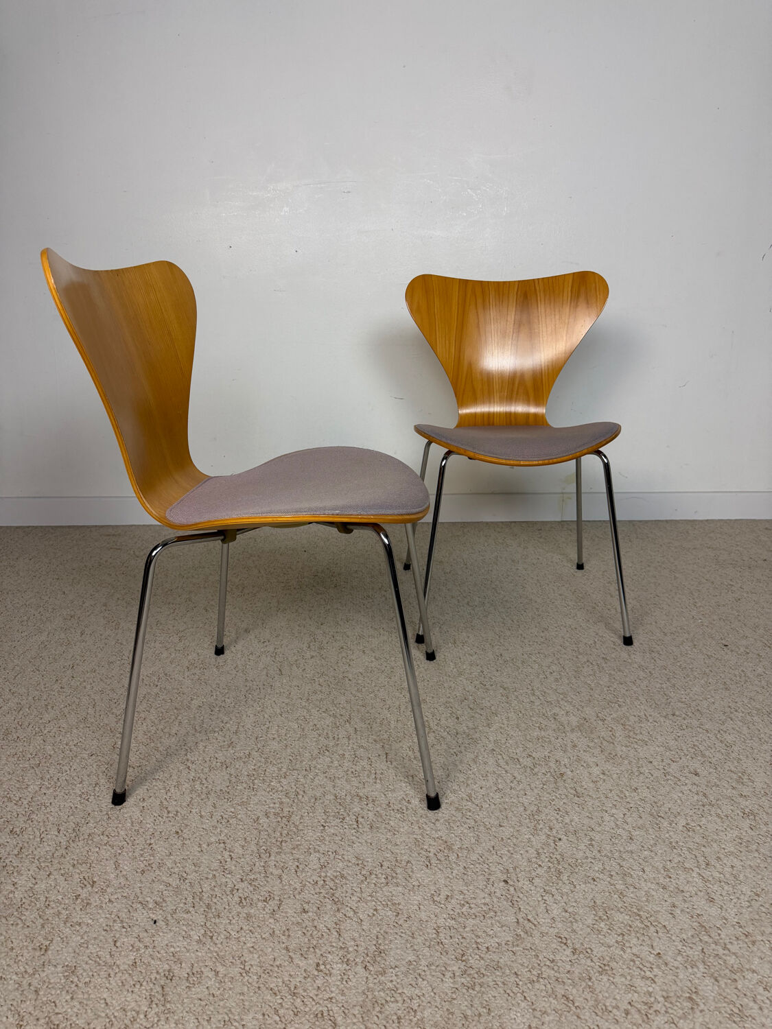 4 chairs Series 7 – Arne Jacobsen for Fritz Hansen