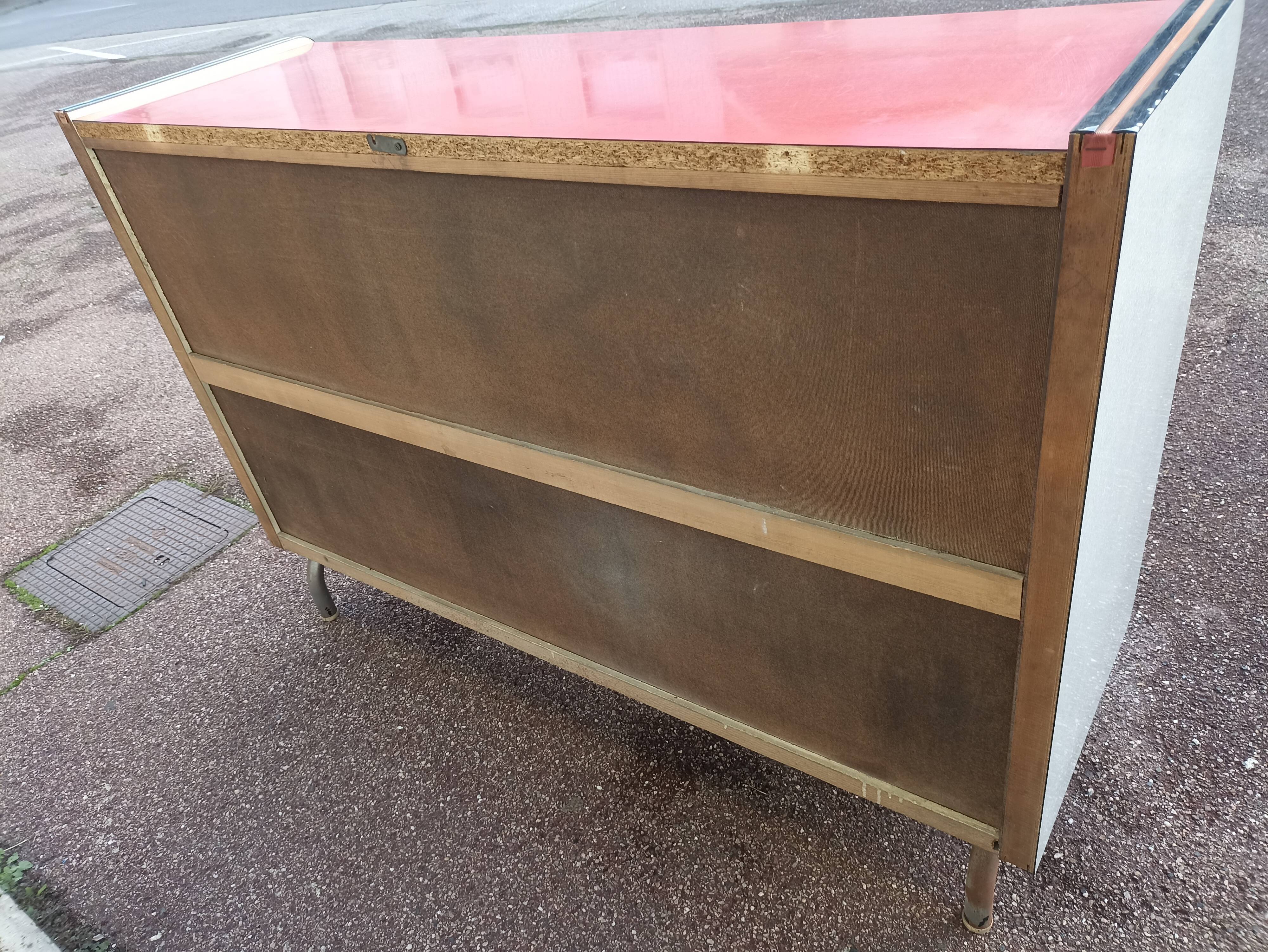 Buffet formica rouge blanc gris - année 1960
