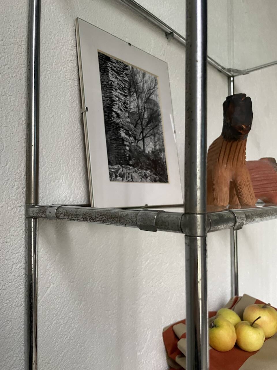 Abstracta Poul Cadovious wall shelf