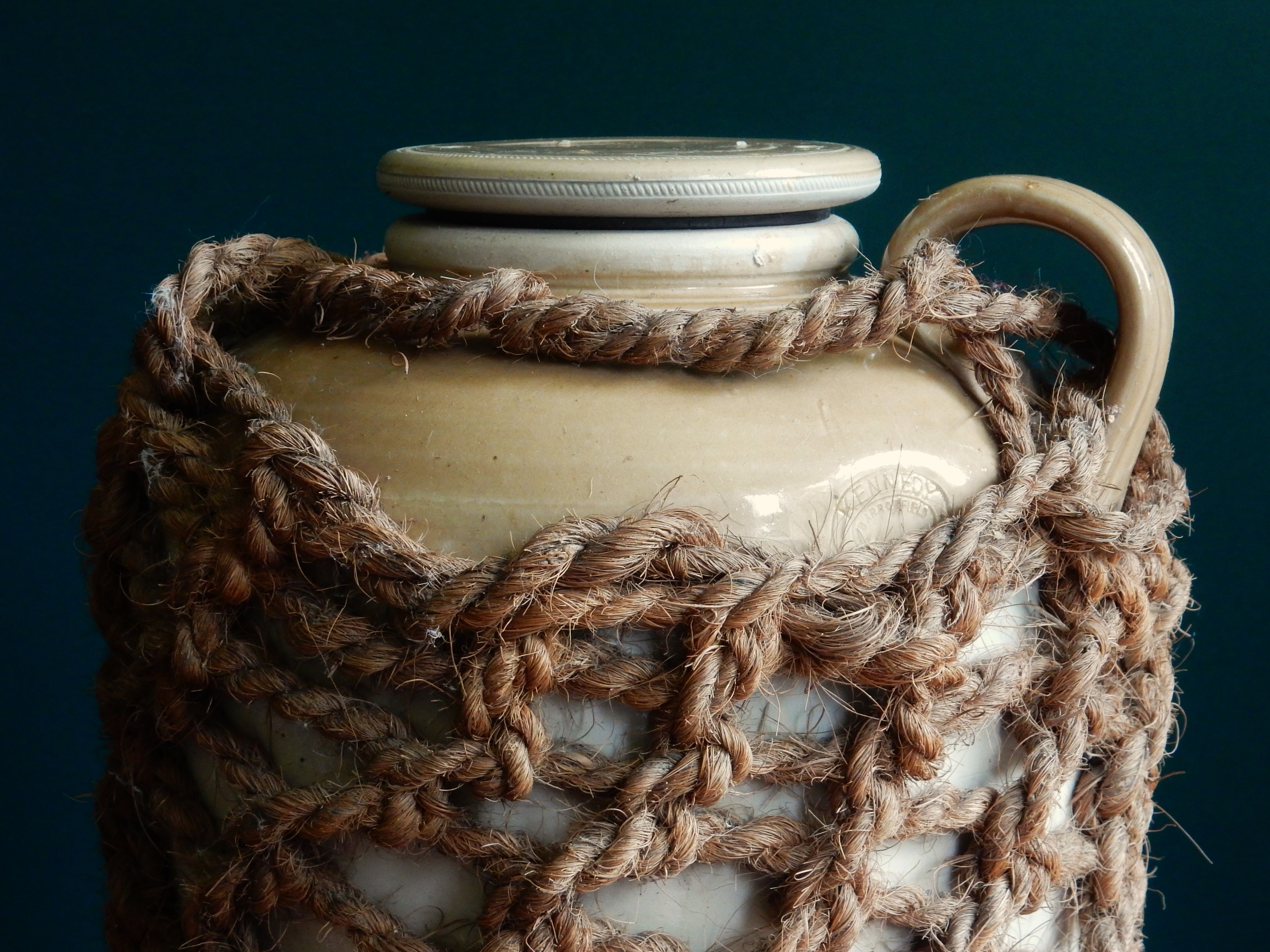 Large stoneware pot XIXth transport of acid