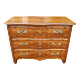18th-century Louis XV period Parisian commode in walnut.