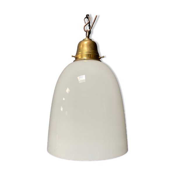 Suspension en verre opalin haut avec fixation en laiton — Beyit