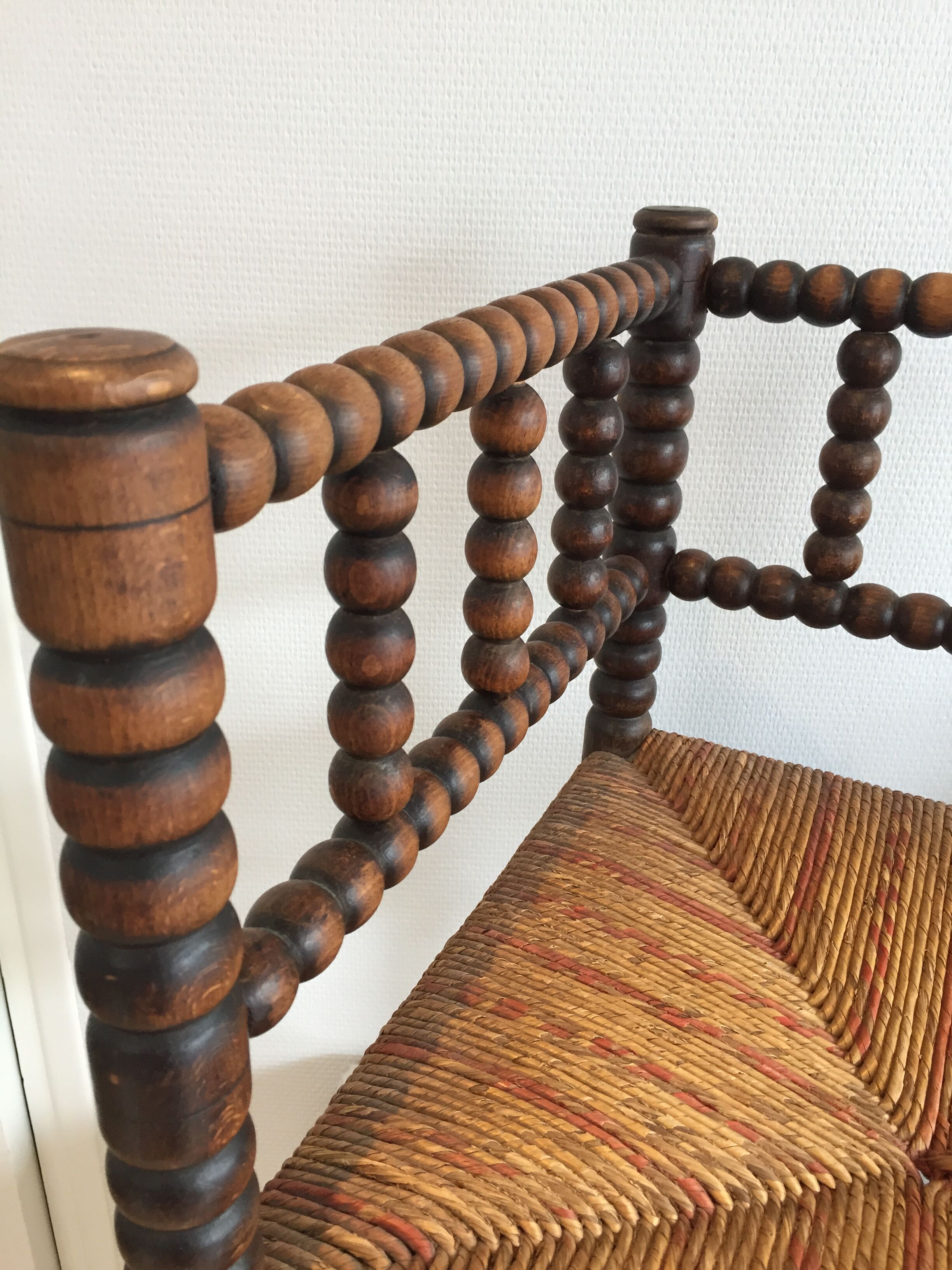 Chaise boule en bois début 20ème