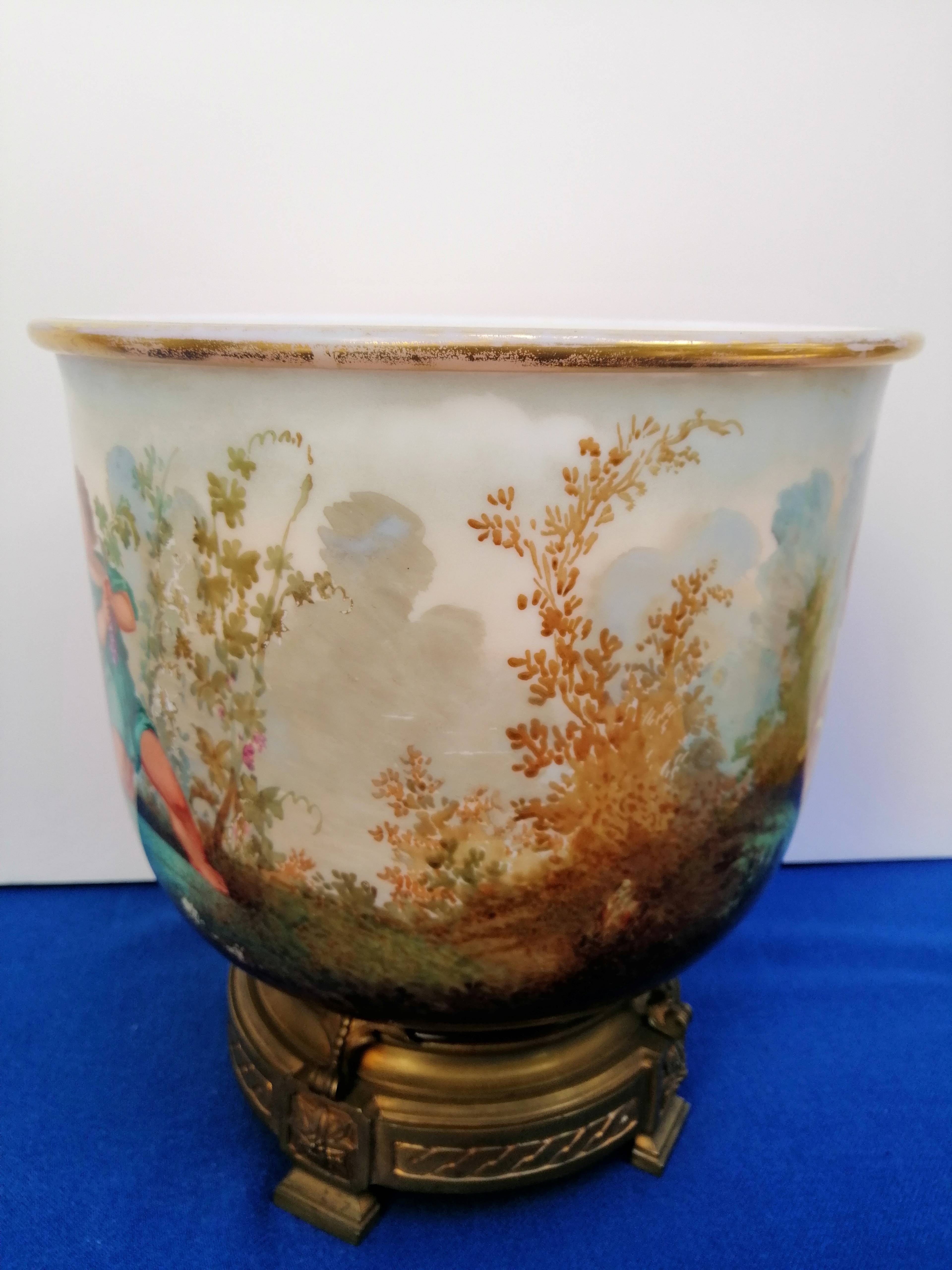 Napoleon III cache pot