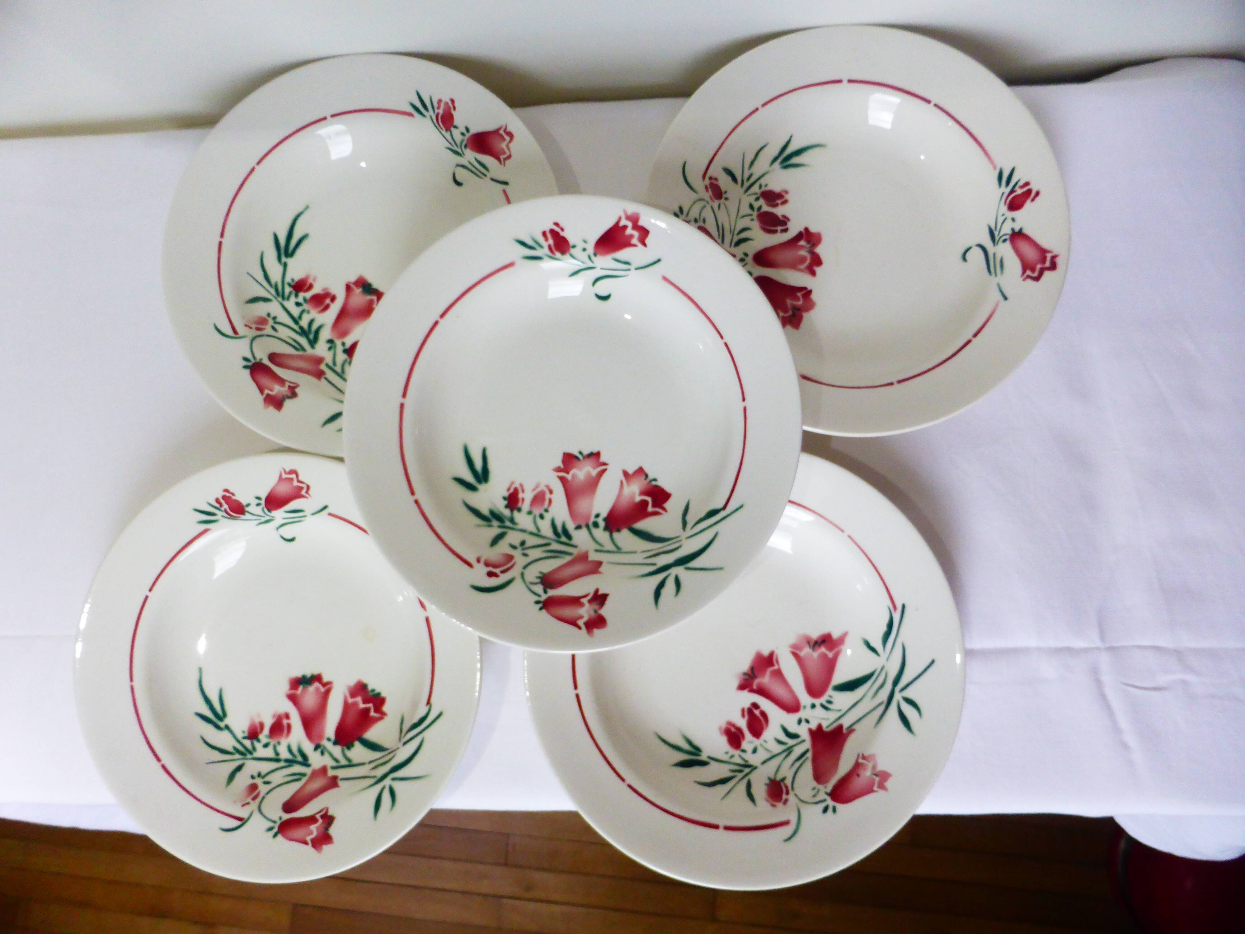 5 hollow plates of St Amand model Peg