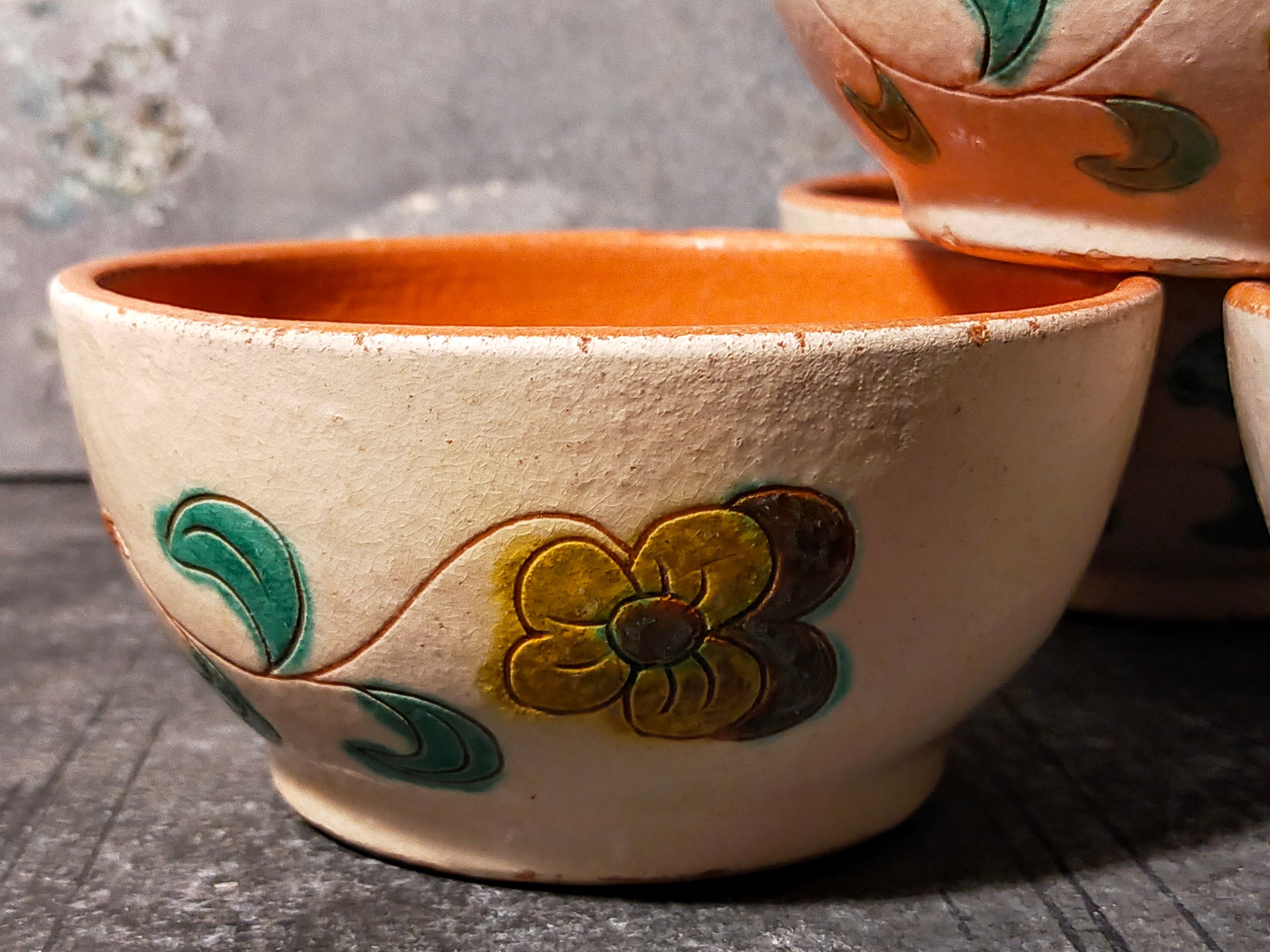 PRODUCT POP UP CHRISTMAS 2022 Four small potter's bowls in vintage enamelled earth