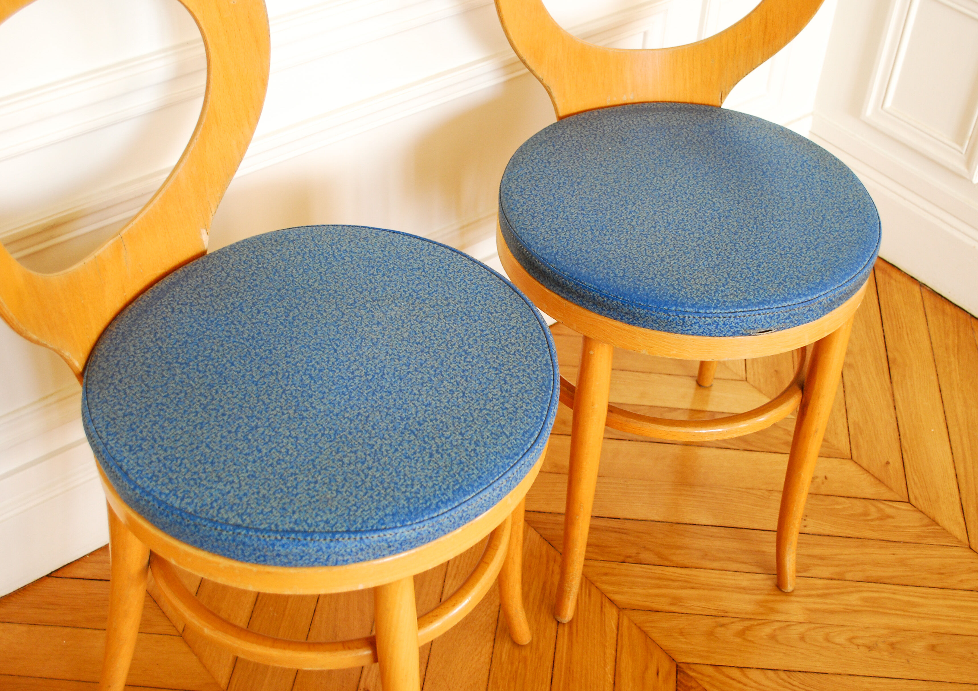 Pair of chairs baumann Seagull model