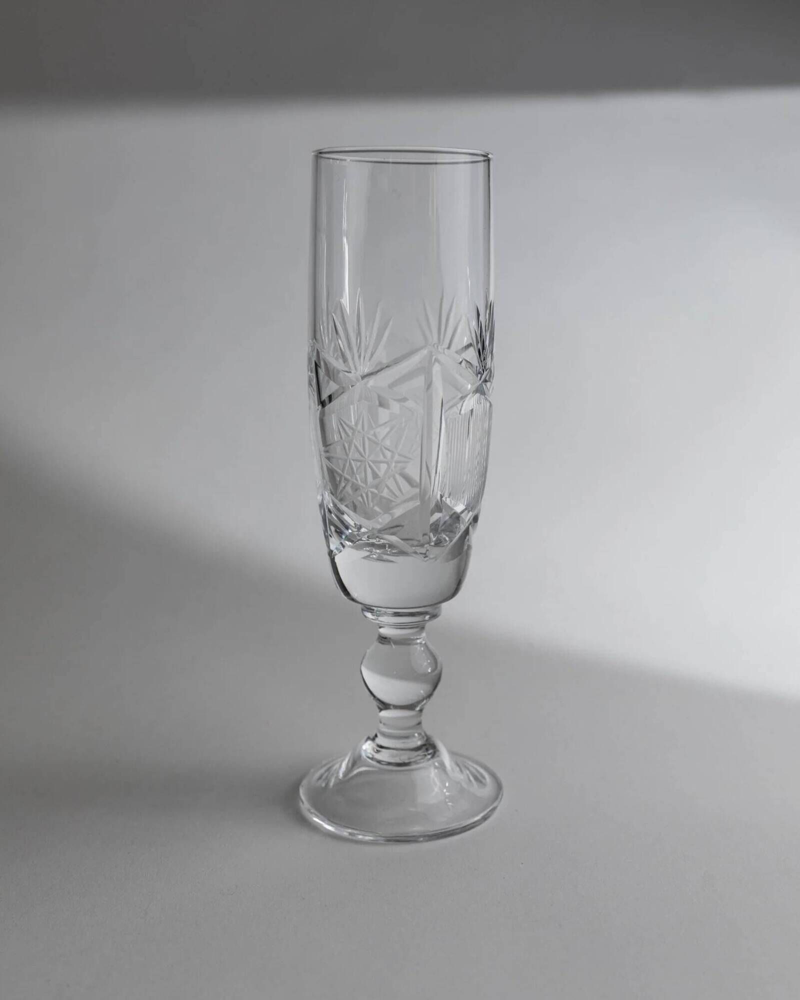 Lot of 12 vintage crystal champagne flutes, Italy 1970s.