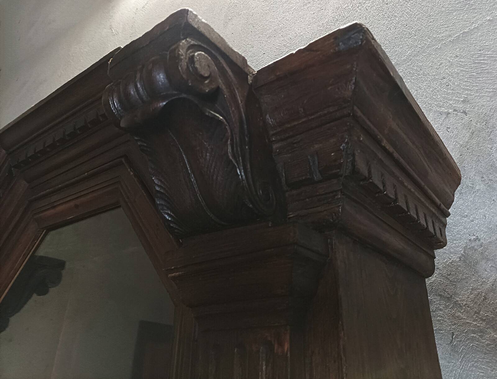 Empire-style solid pine workshop library from the 19th century.