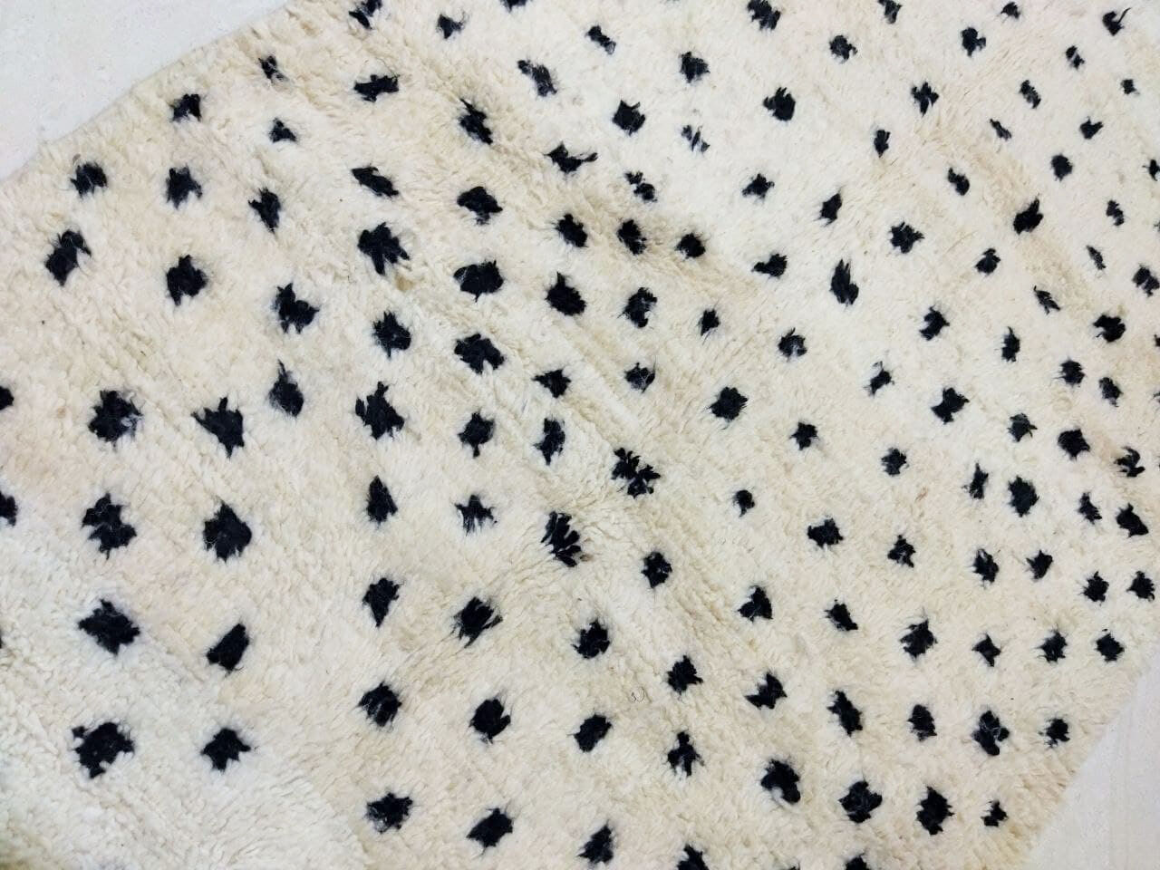 Moroccan berber carpet 260 x 112cm