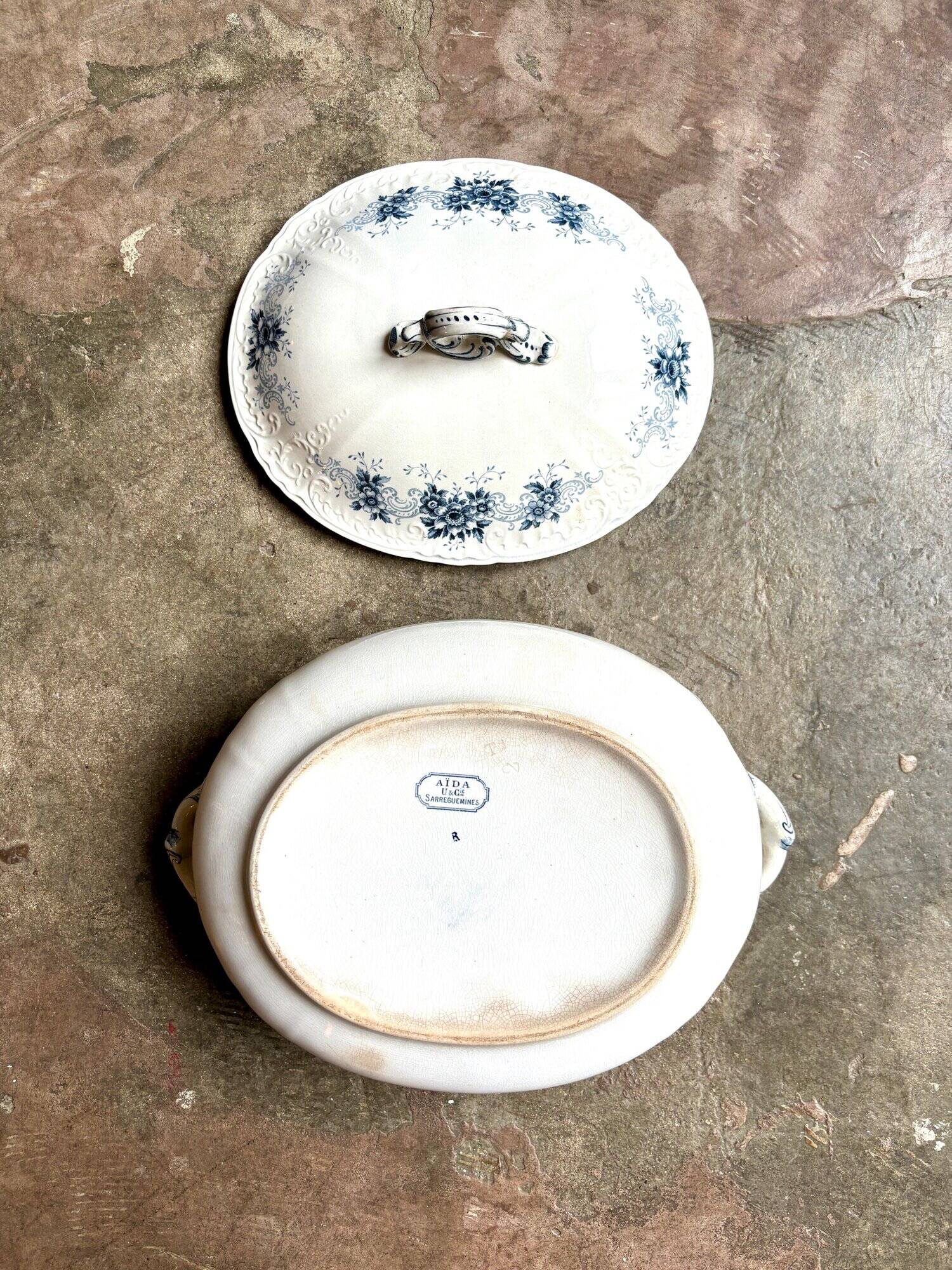 Sarreguemines tureen in iron clay, “Aida” service