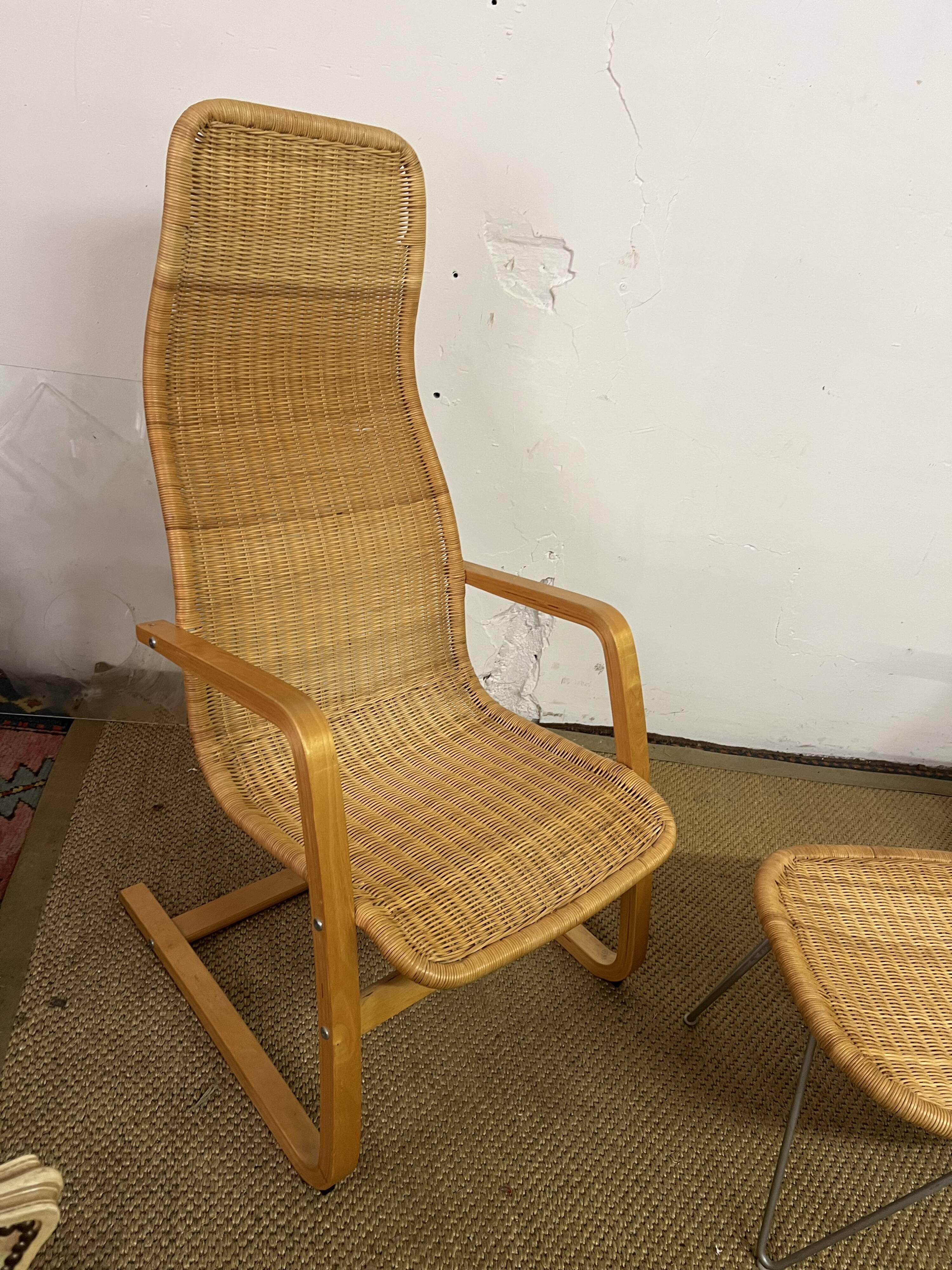 Superbe Ensemble Chaises et petite table en Osier