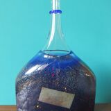 Vase en forme de flacon en verre soufflé de Bertil Valien pour Kosta Boda. Suède 1980