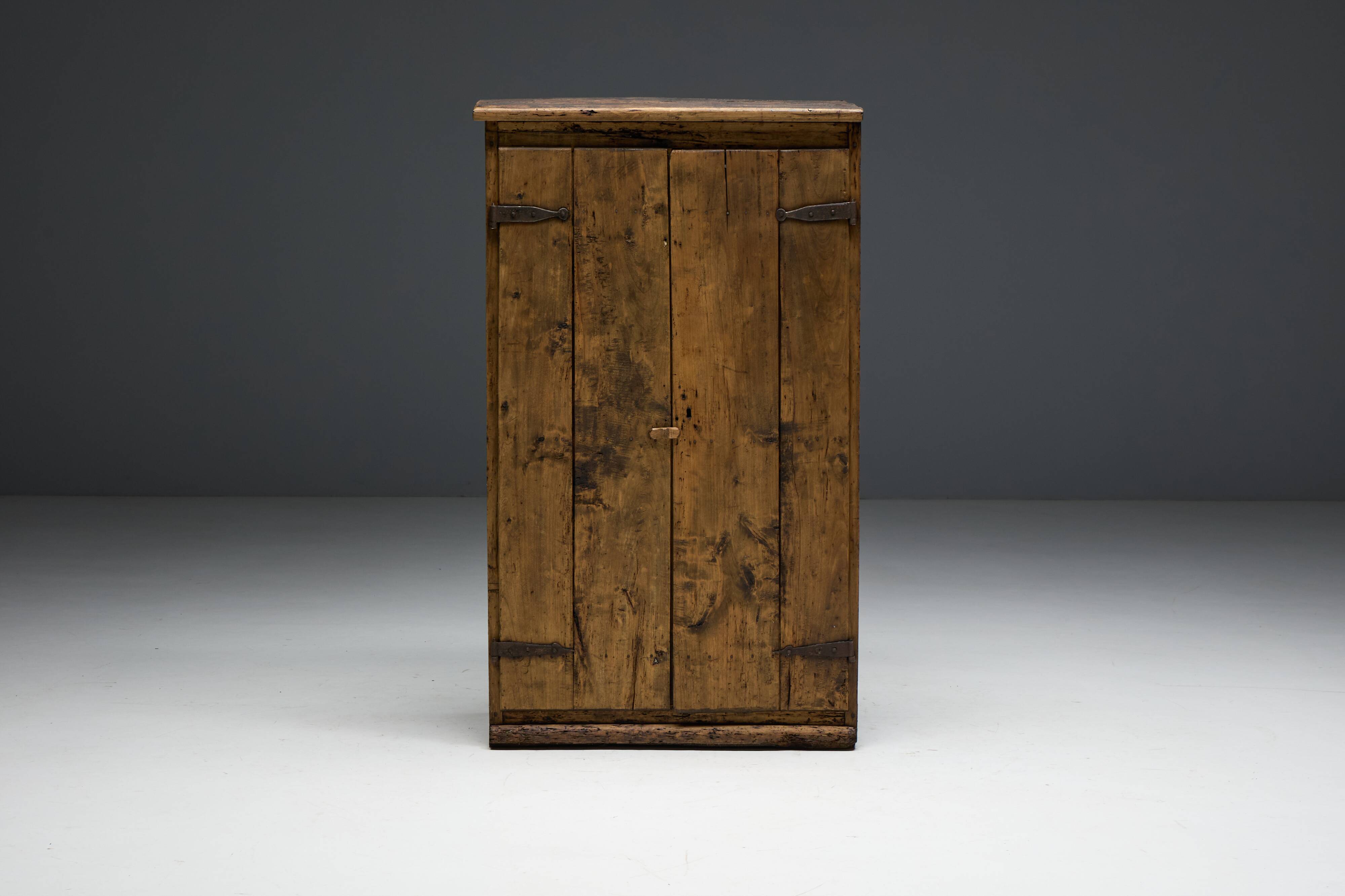 Rustic Travail Populaire Cabinet, France, Late 18th Century
