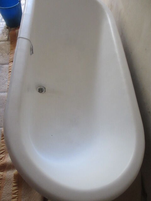 Antique cast iron bathtub