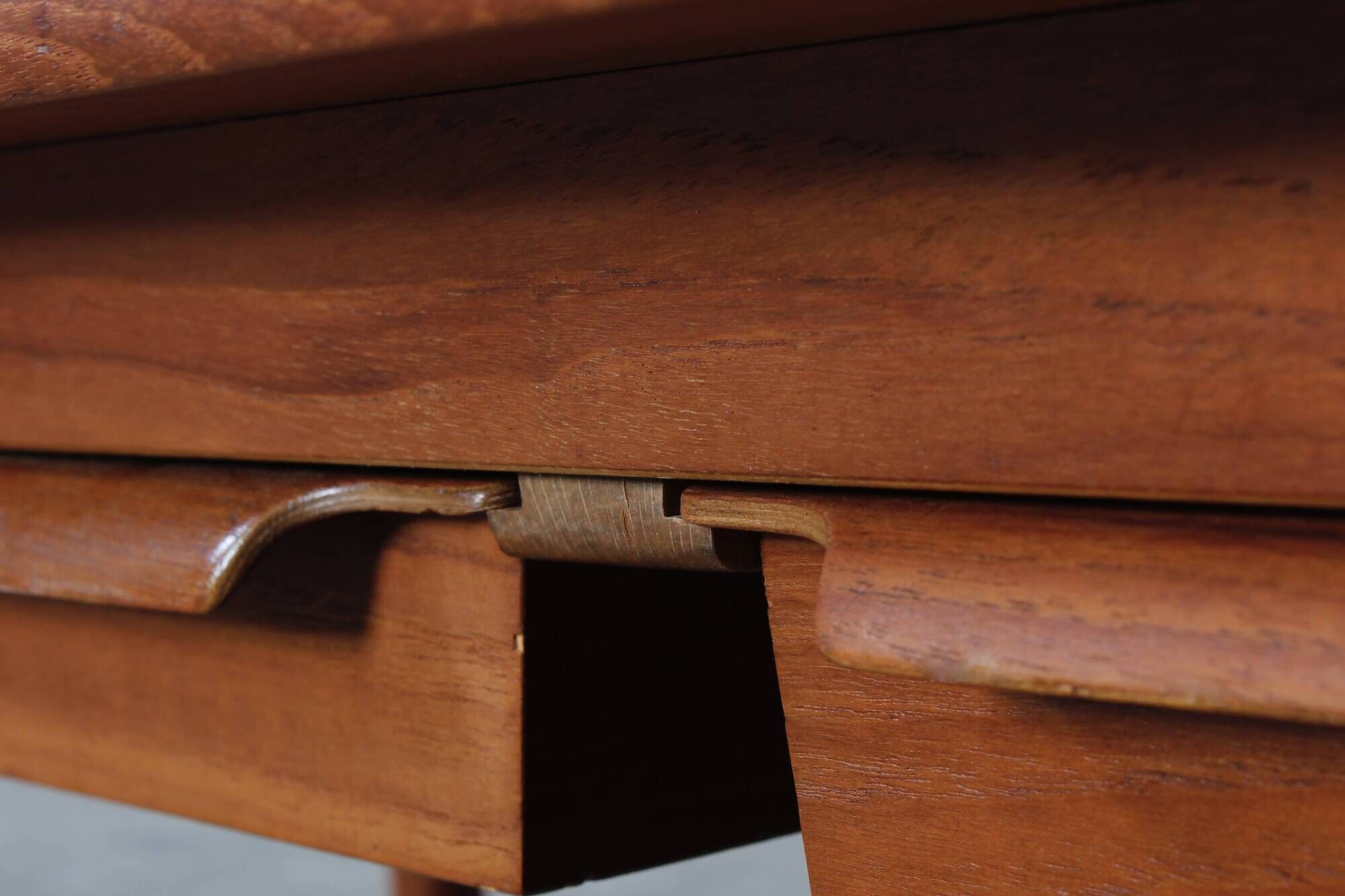 Coffeetable sewing table by Arne Wahl Iversen Danish design teak