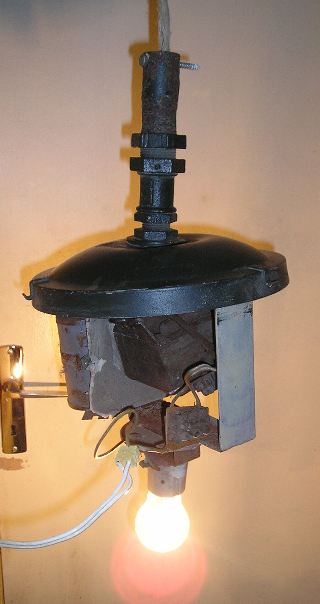 Industrial aluminum pendant light from the 60s/70s