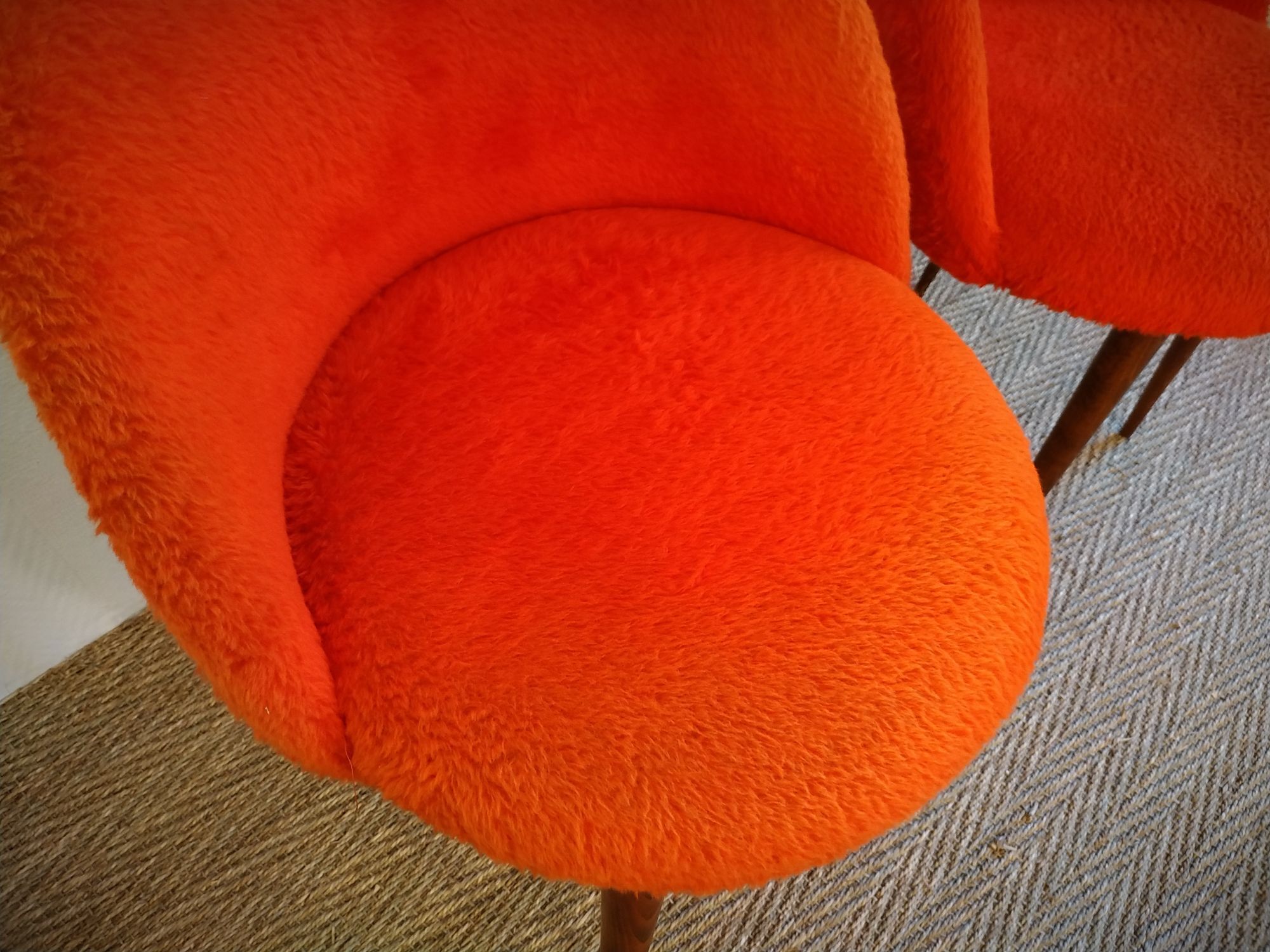 Paire de chaises 70's "moumoute"