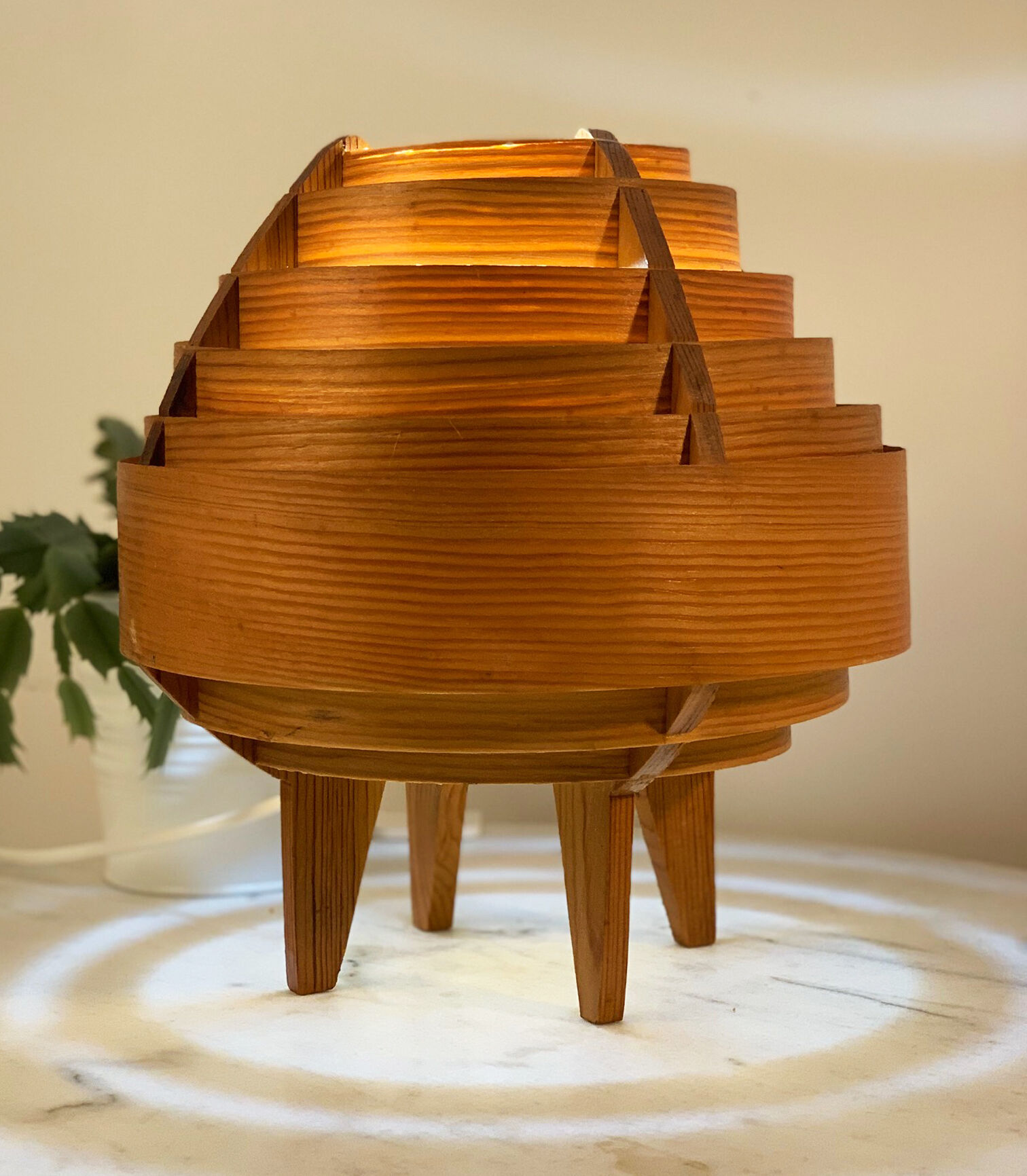 Lampe scandinave vintage en lamelles de bois