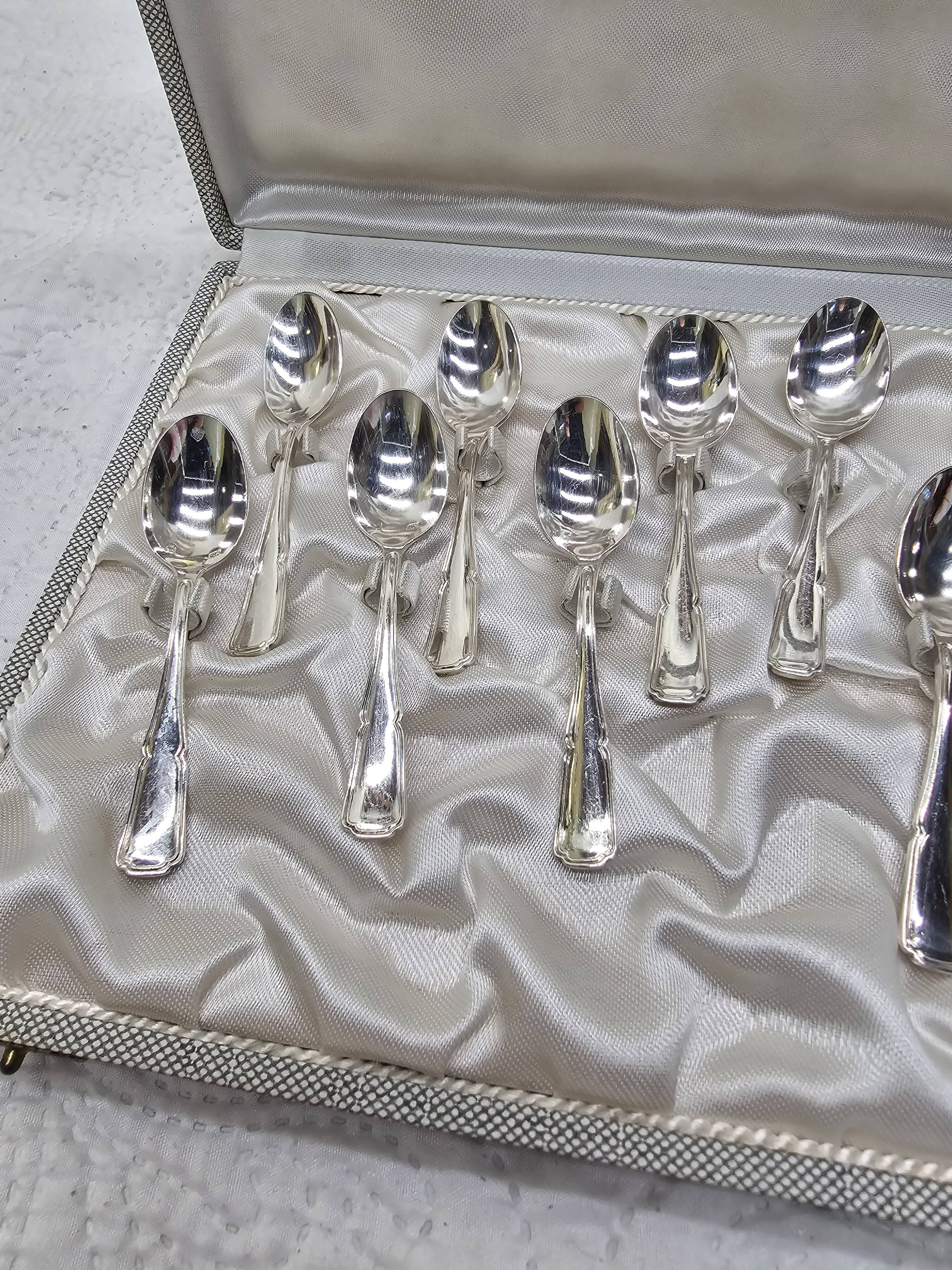 Silver-plated metal cutlery set of 12 teaspoons