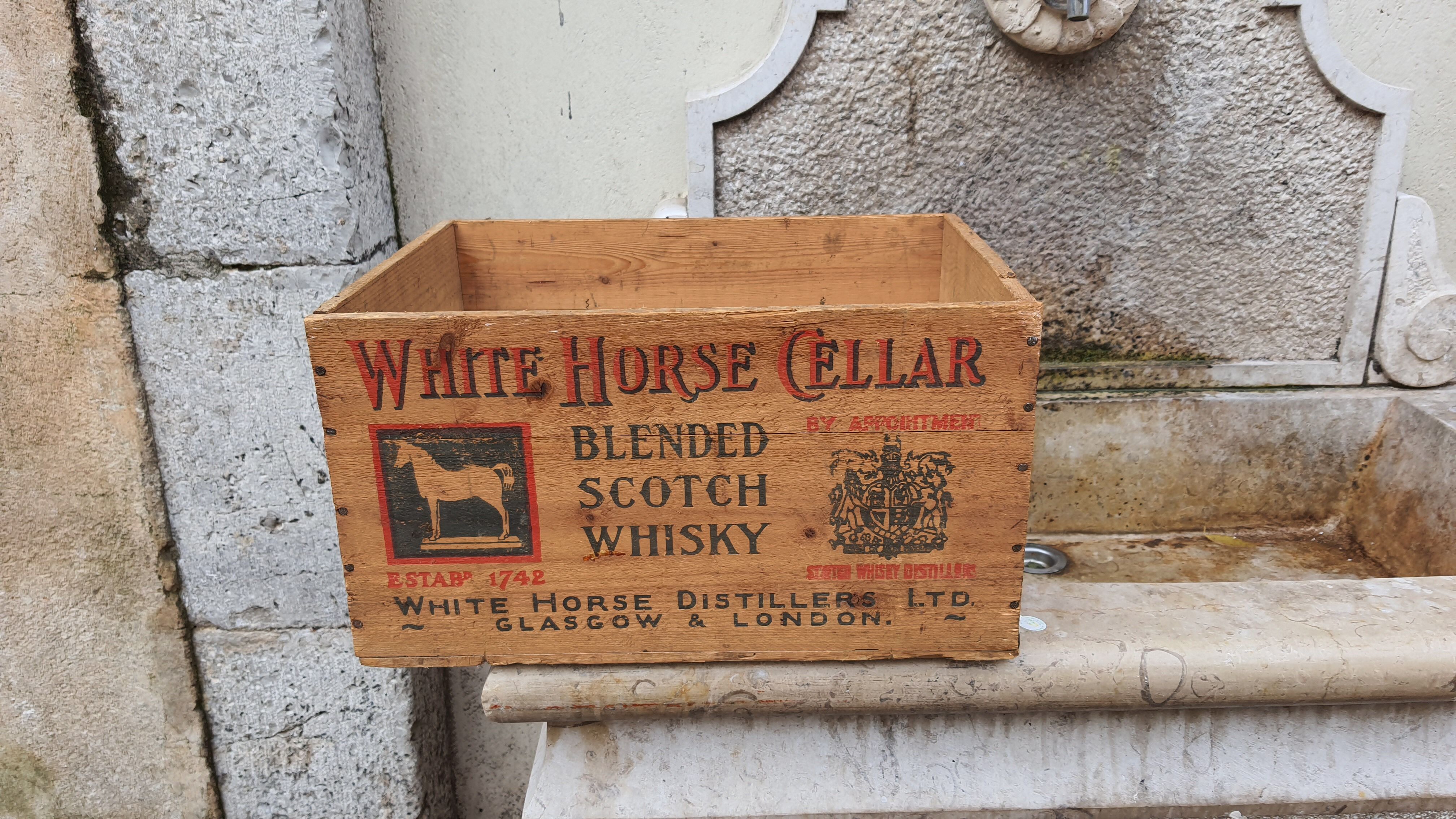Caisse de whisky en bois vintage