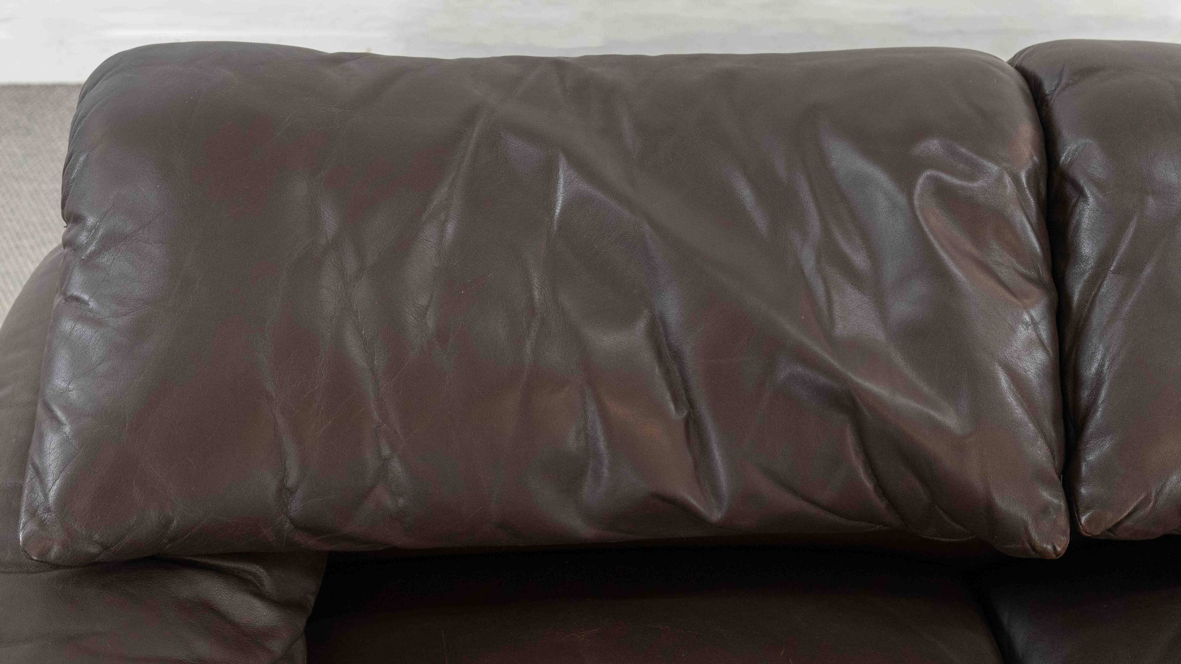 Brown leather 2-seater sofa Cassina Maralunga by Vico Magistretti