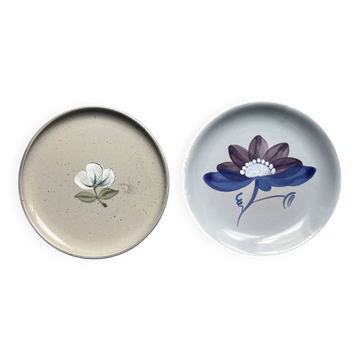 2 grandes assiettes bleues années 70