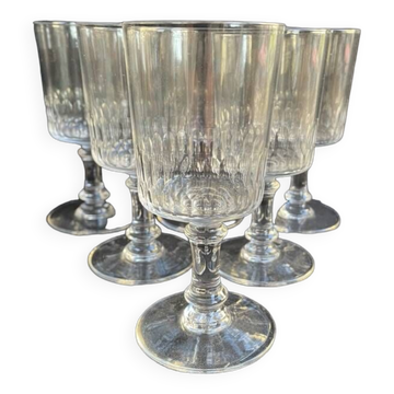 6 wine glasses – light cut crystal