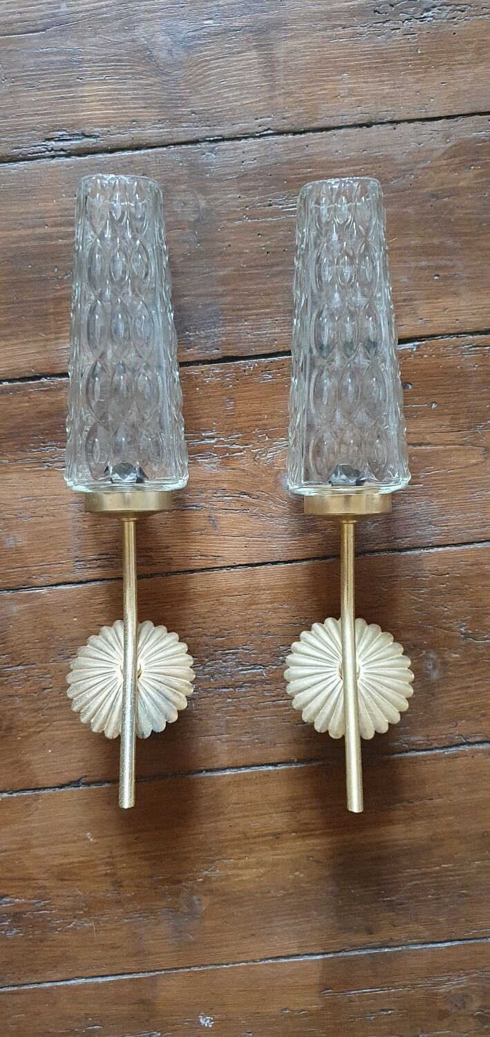 Pair of tulips and rosette wall lamp