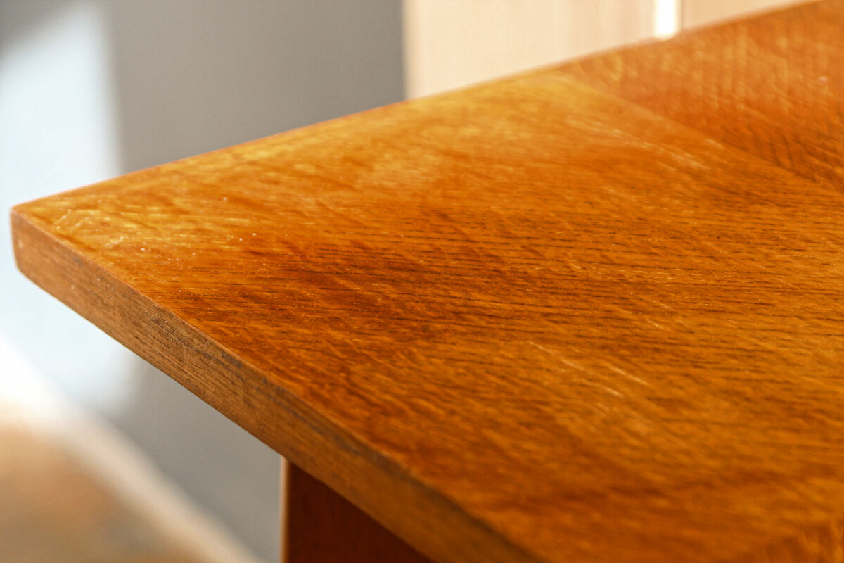 Desserte scandinave en bois pieds compas