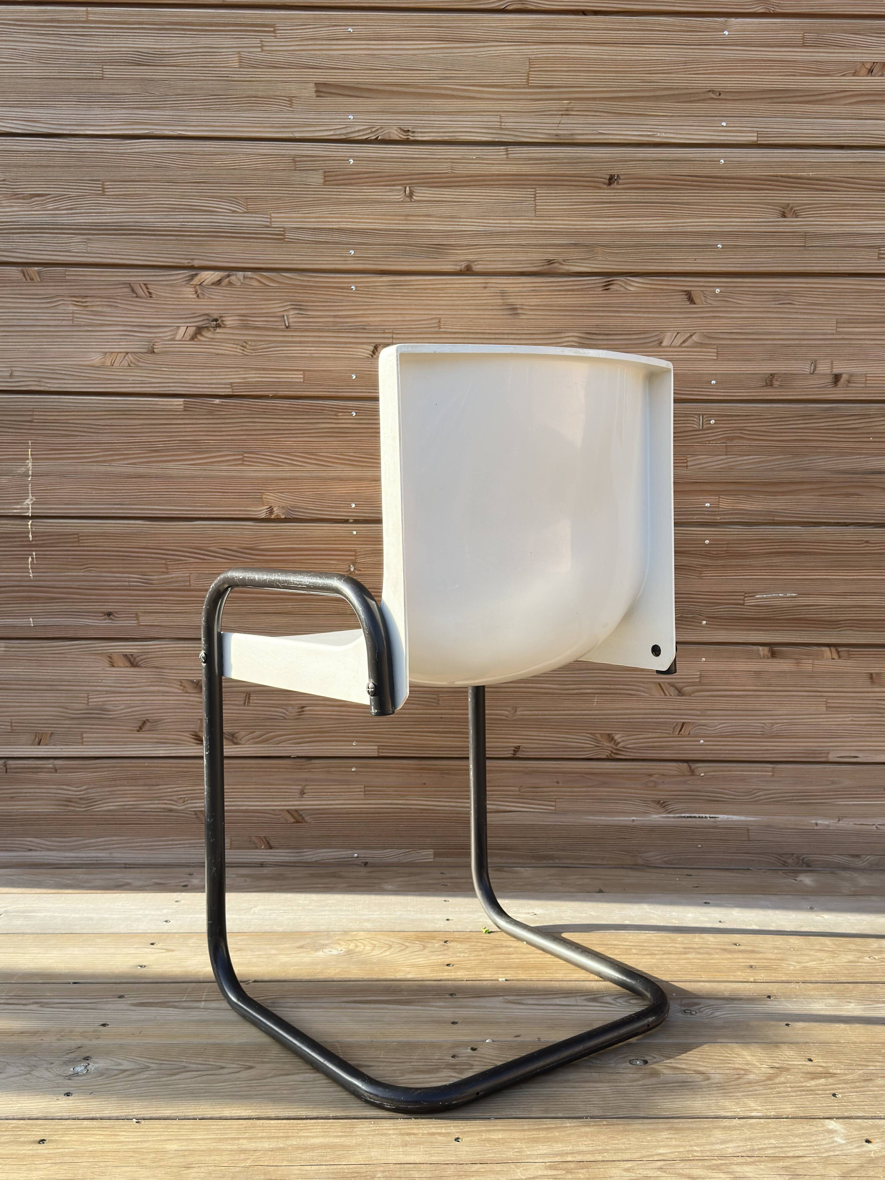 Vintage cantilever chair (sled base)