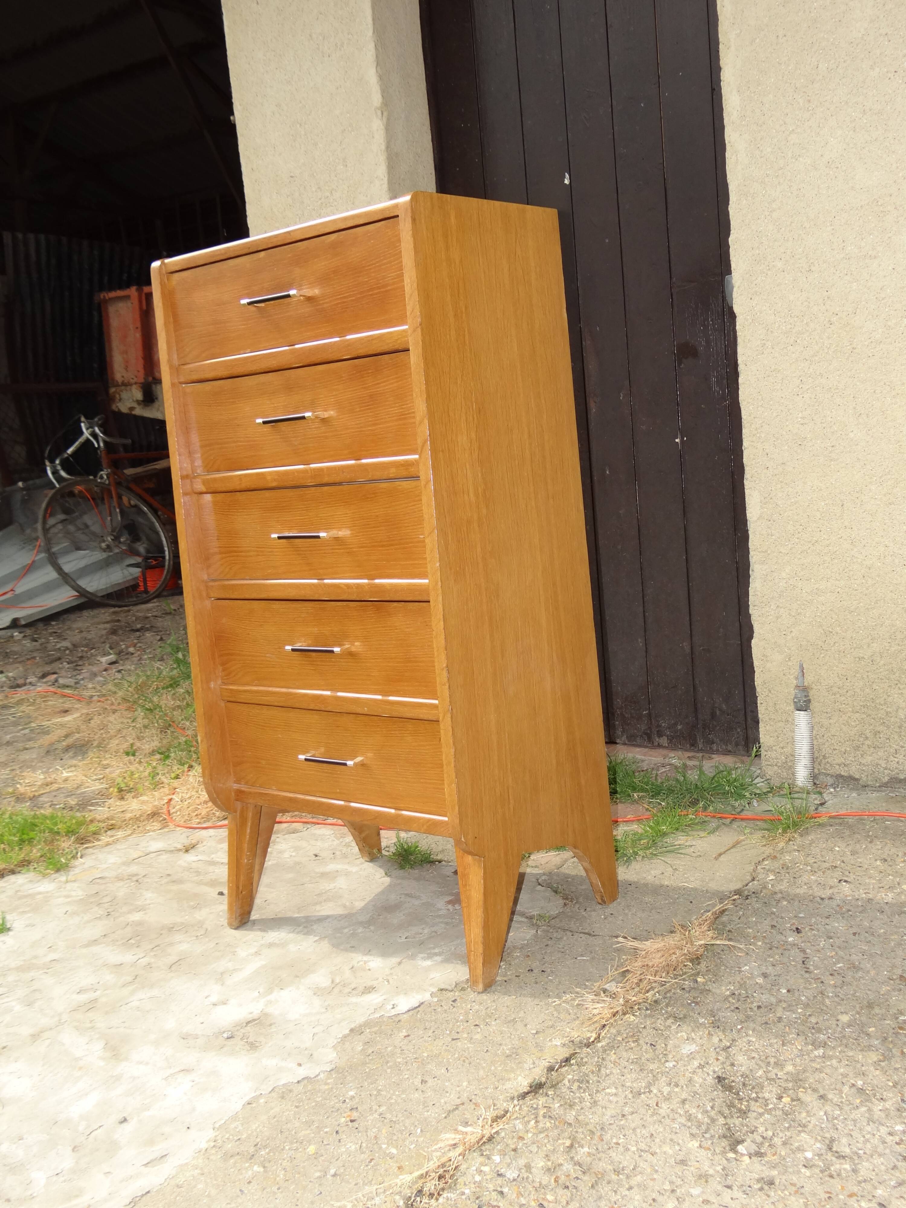 1950-foot compass chest of drawers
