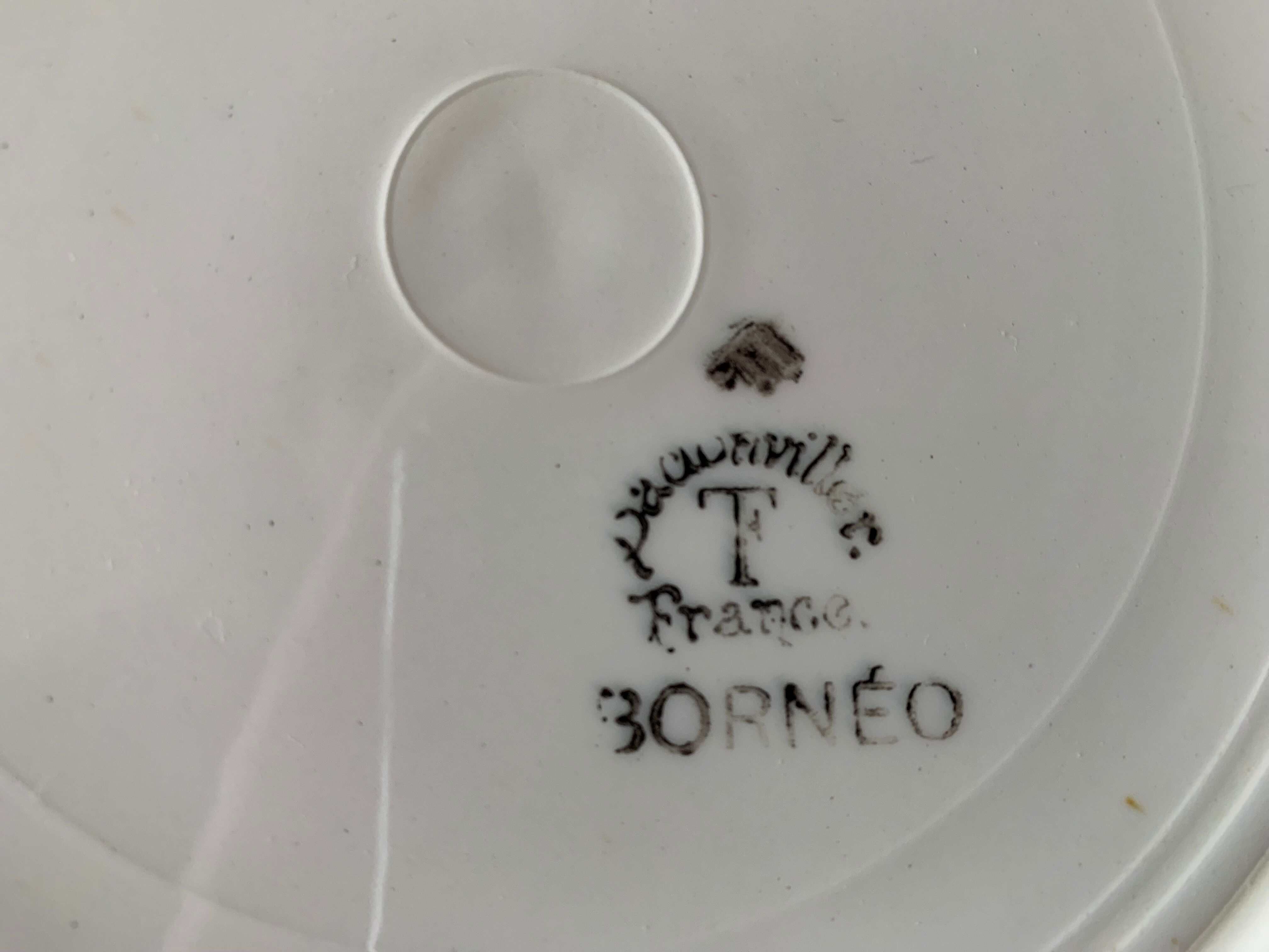 8 plates in Badonviller earthenware