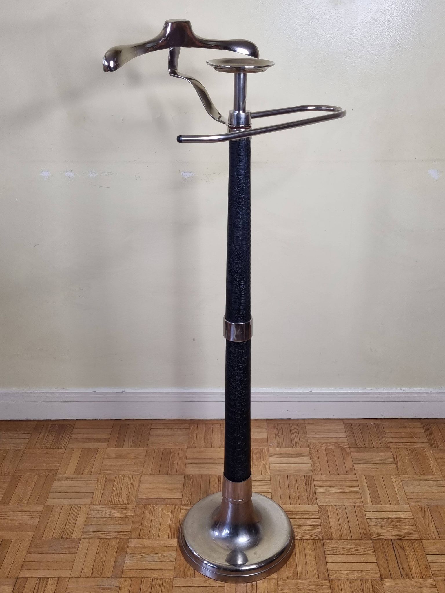 Vintage metal and leather valet stand, 1980s, 125 cm