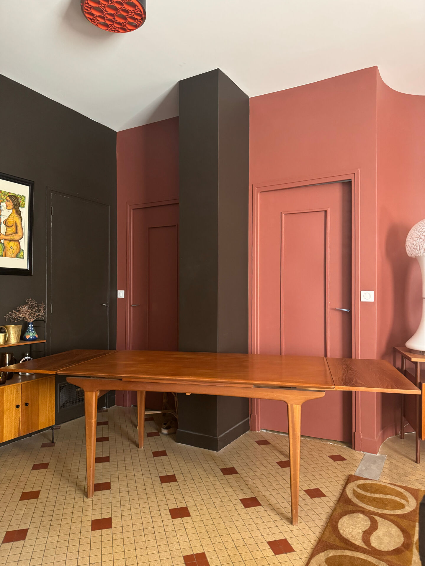 Scandinavian table