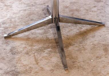 Florence Knoll - Round tabletop, Calacatta Oro Verde marble, chrome base