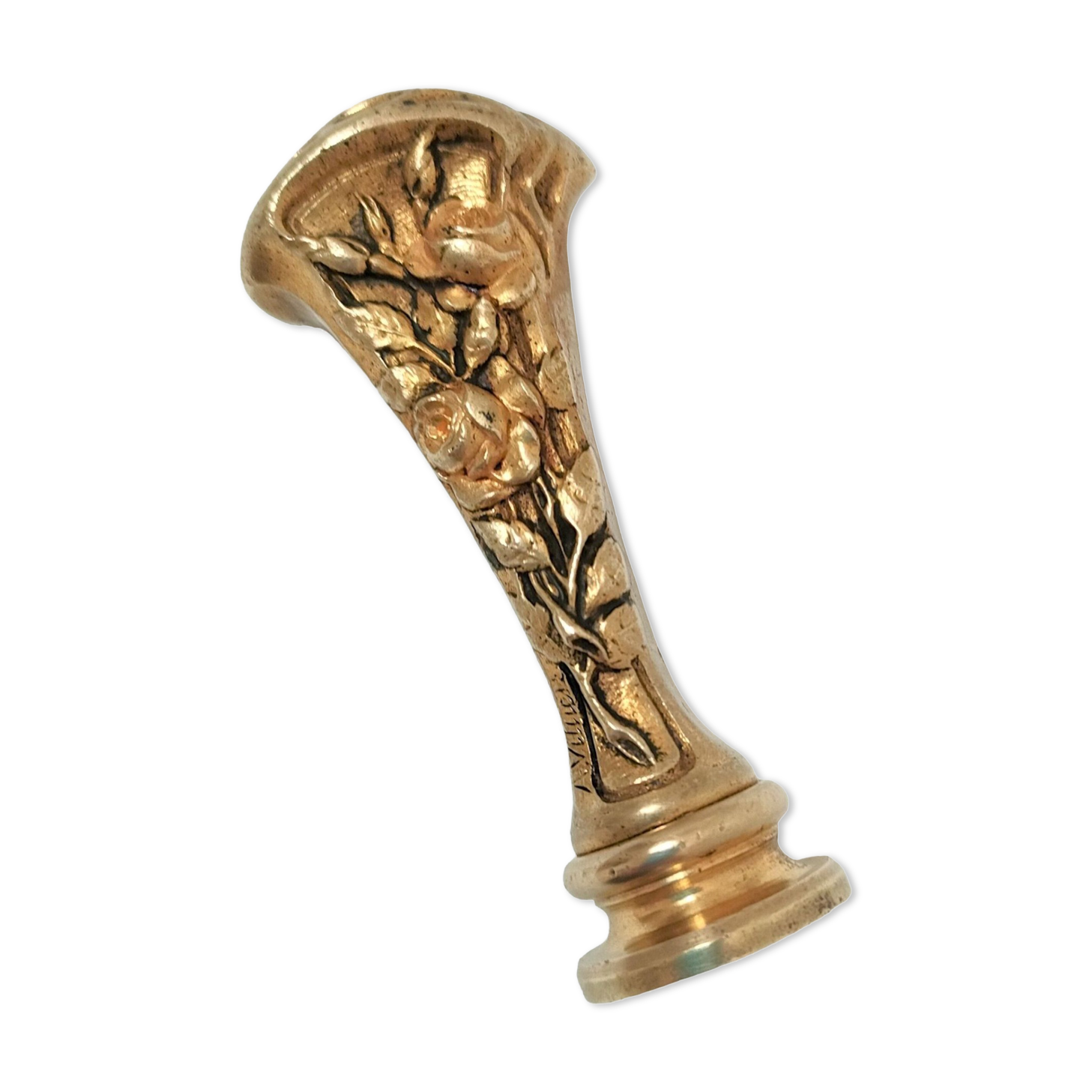 Seal stamp in gilded bronze art nouveau decorated with roses signed
