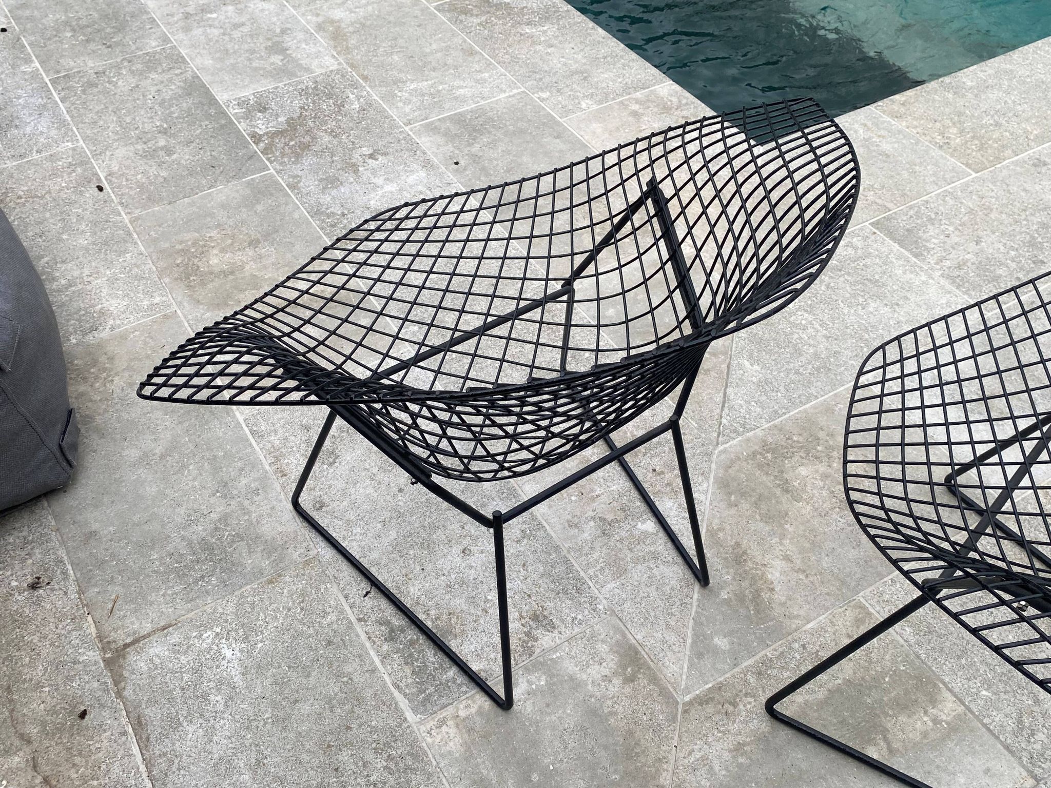 Pair of Harry Bertoia KNOLL 1950s vintage small diamond armchairs