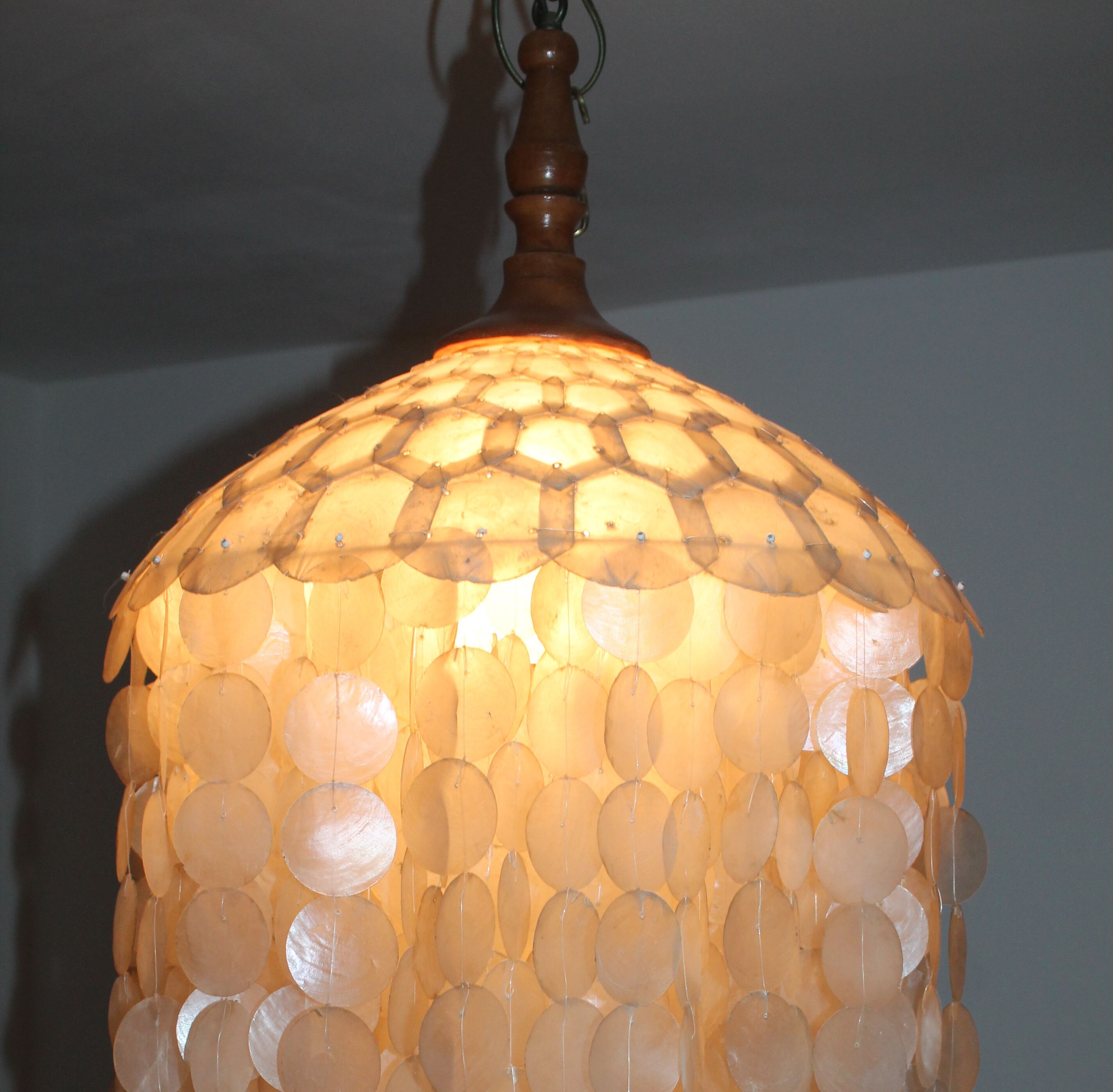 Large chandelier of the 60s/70s mother-of-pearl stamps