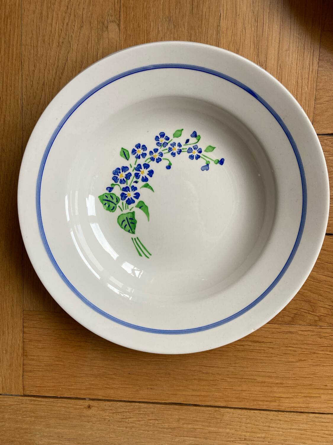 6 assiettes creuses Niderviller à décor de fleurs bleues