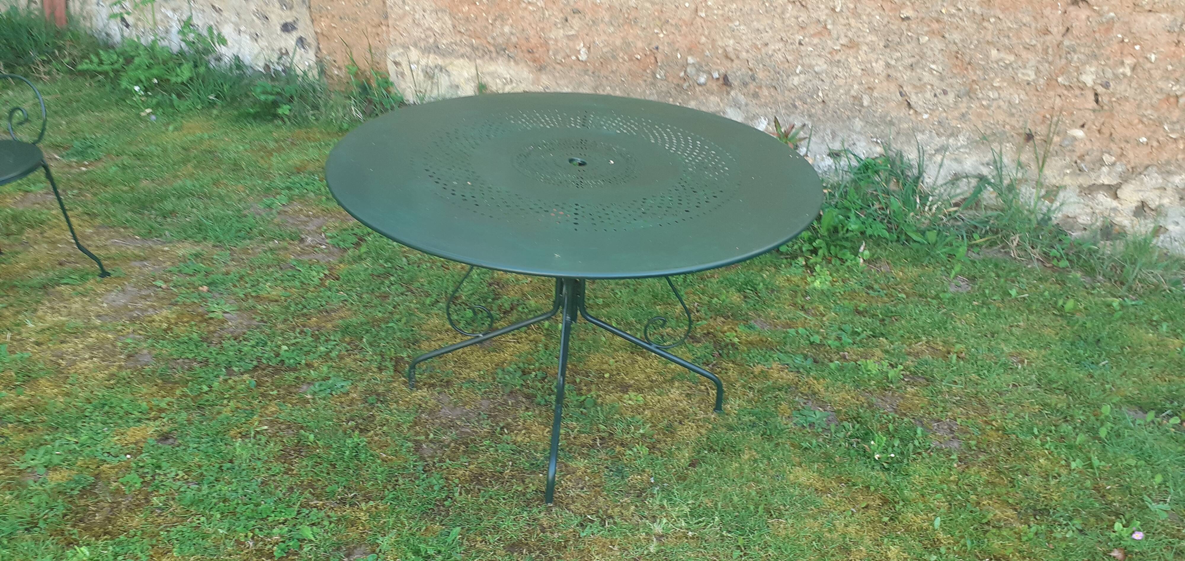Salon de jardin 1 table 2 fauteuils 3 chaises fer forgé vert wagon