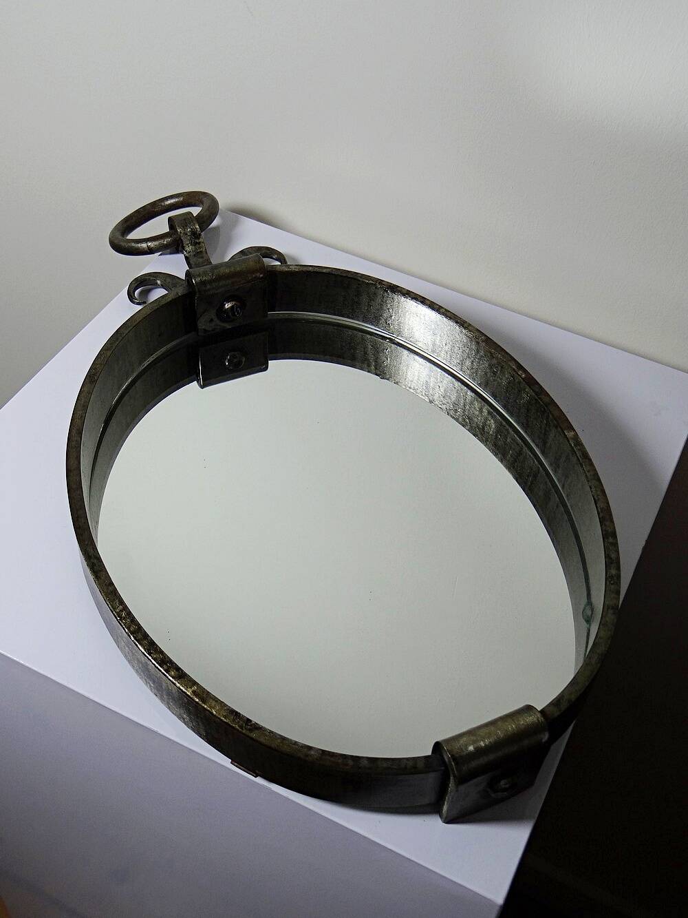Oval mirror in handcrafted wrought iron, mid-century brutalist vintage from the 50s-70s.