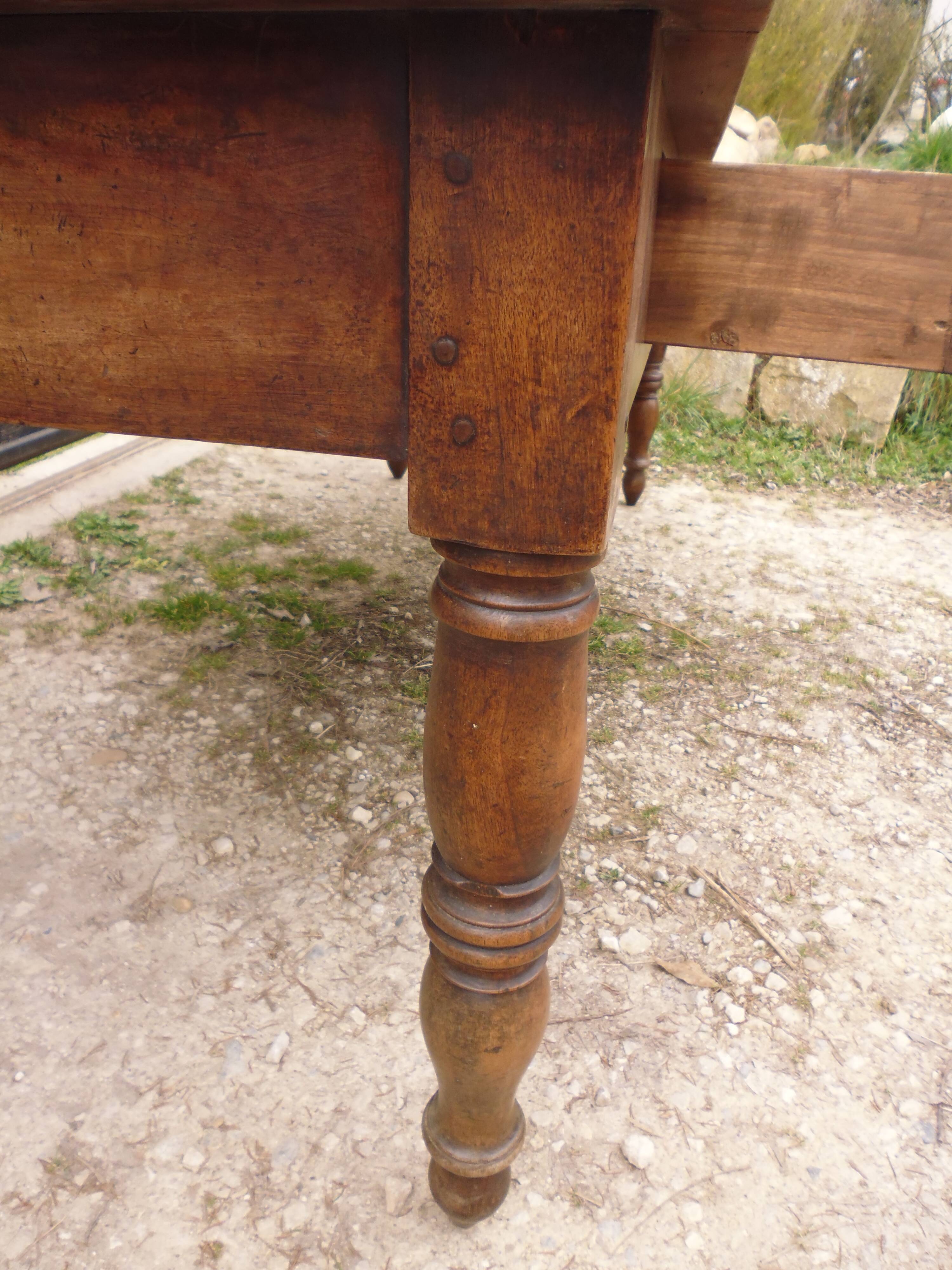 8-seater walnut farm table 199 cm 19th century