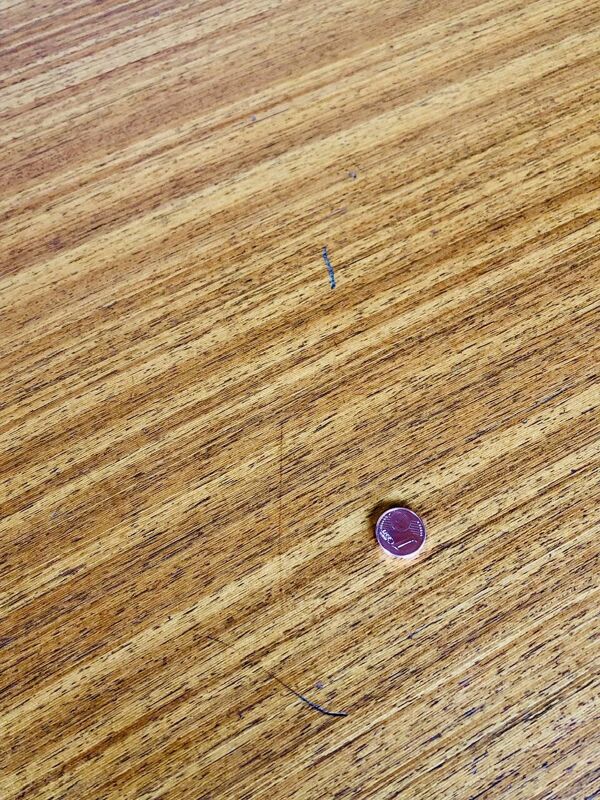 Meuble de rangement en teck pieds métal Circa 70’s