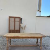 Farm table
