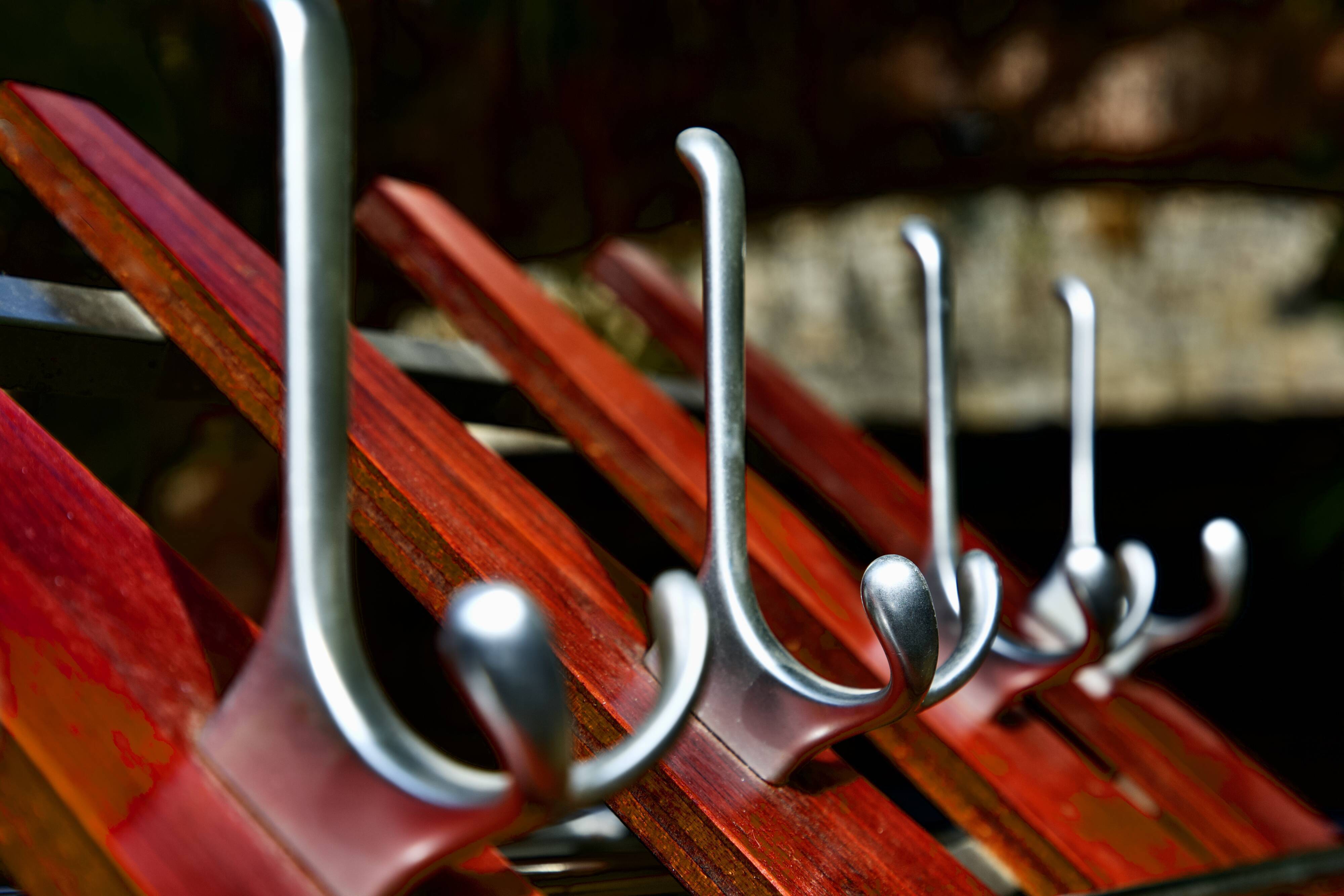 Coat rack with 5 hangers